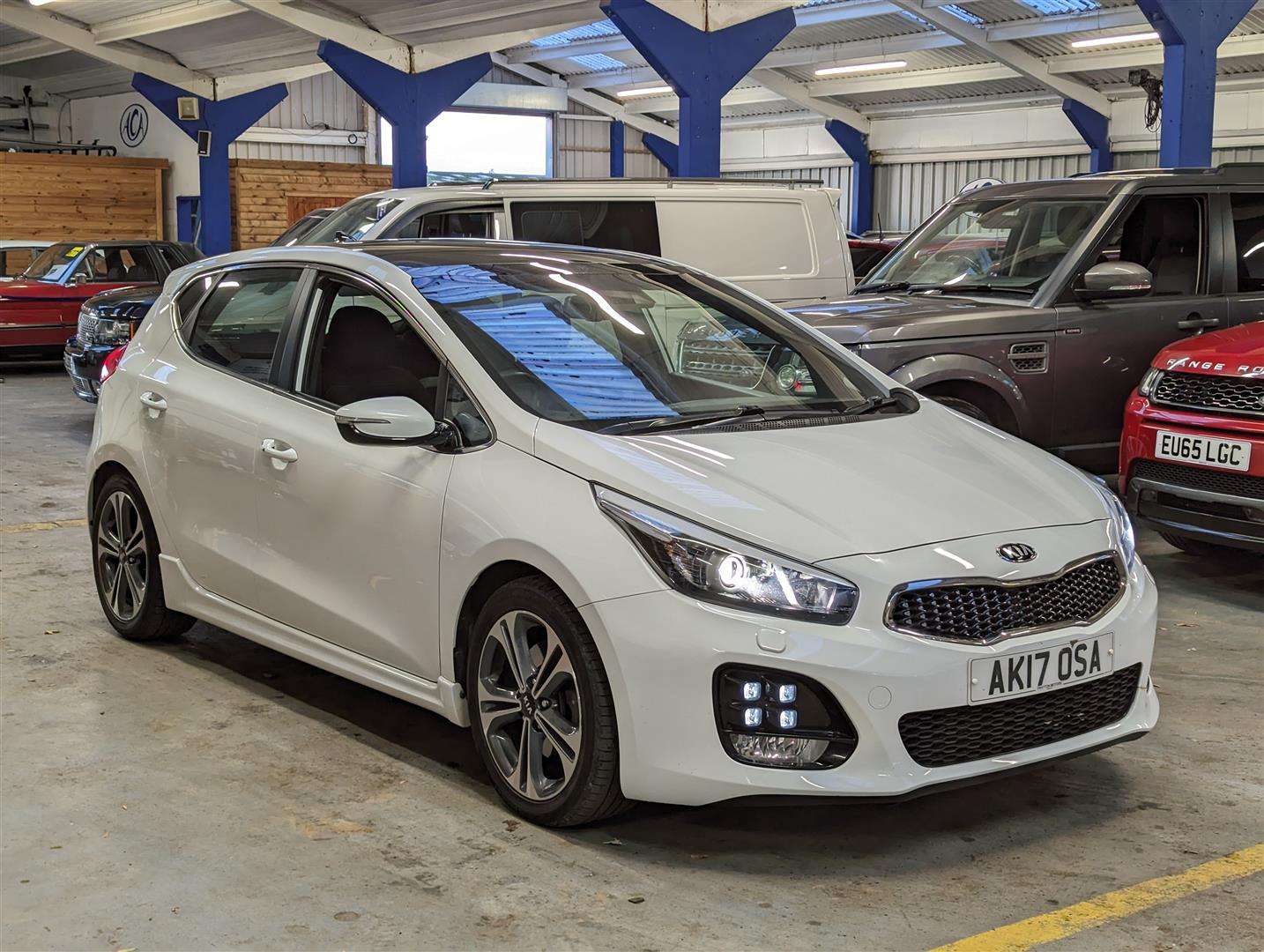 <p>2017 KIA CEED GT-LINE S ISG CRDI S</p>