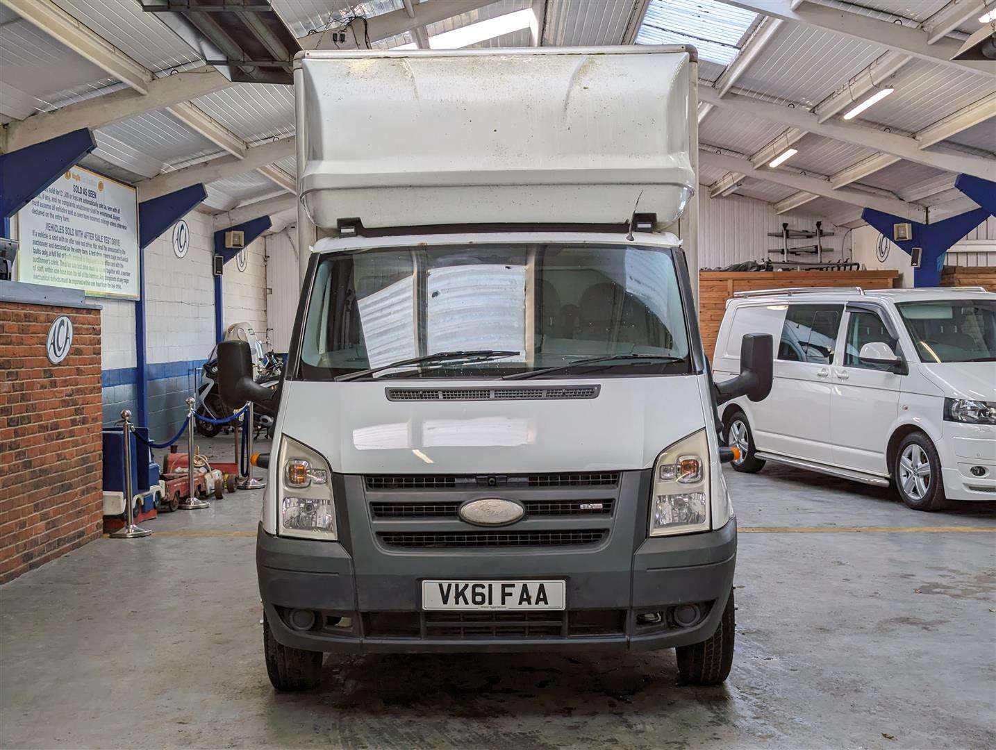 <p>2011 FORD TRANSIT 115 T350L RWD</p>