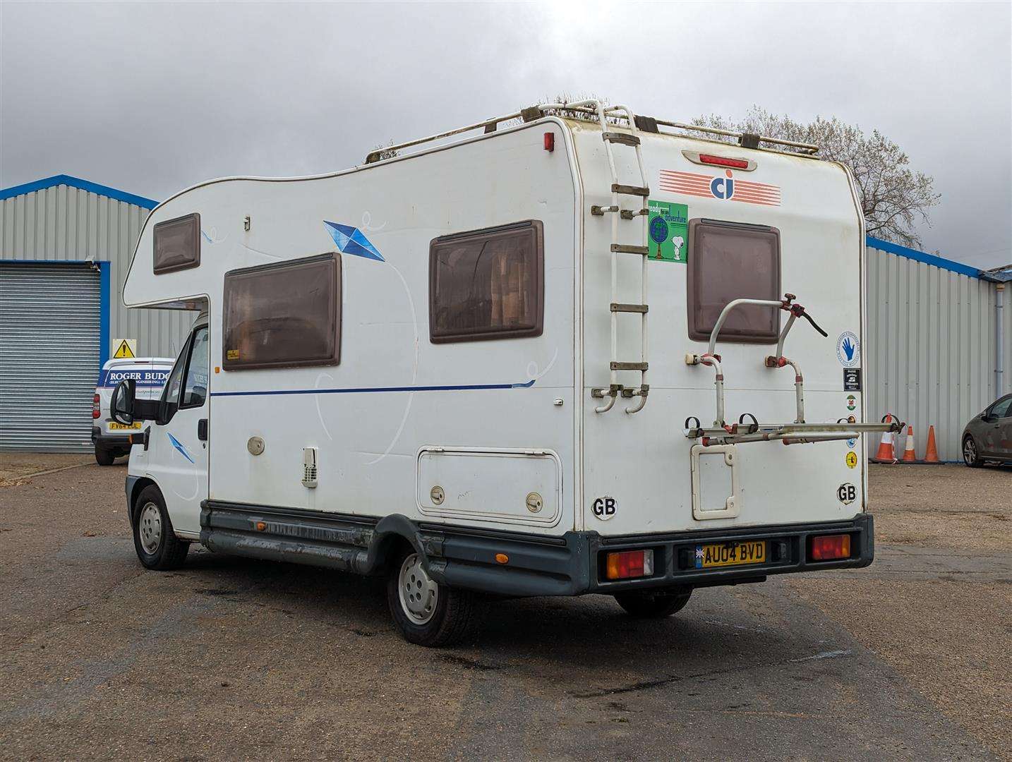 <p>2004 CI MOTORHOME</p>