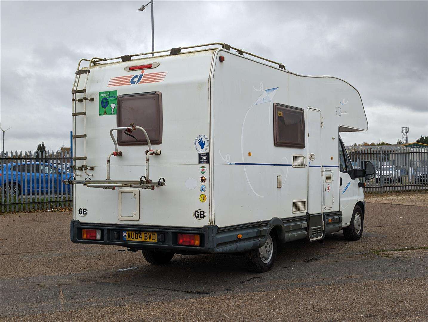 <p>2004 CI MOTORHOME</p>