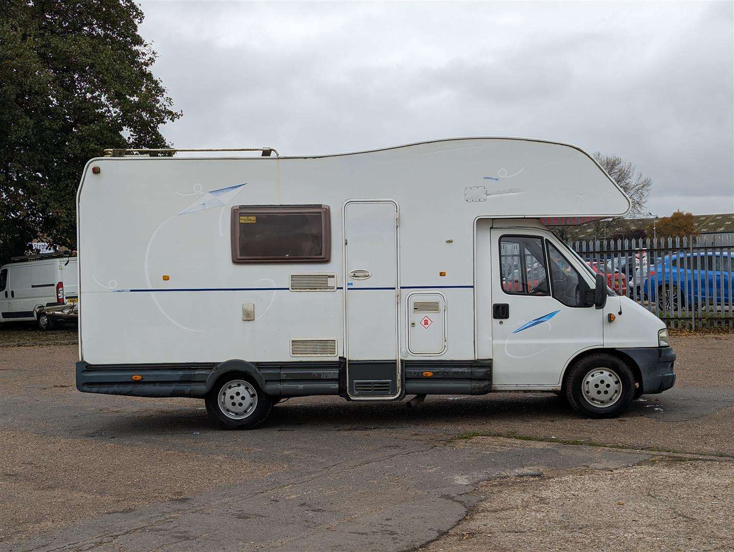 <p>2004 CI MOTORHOME</p>