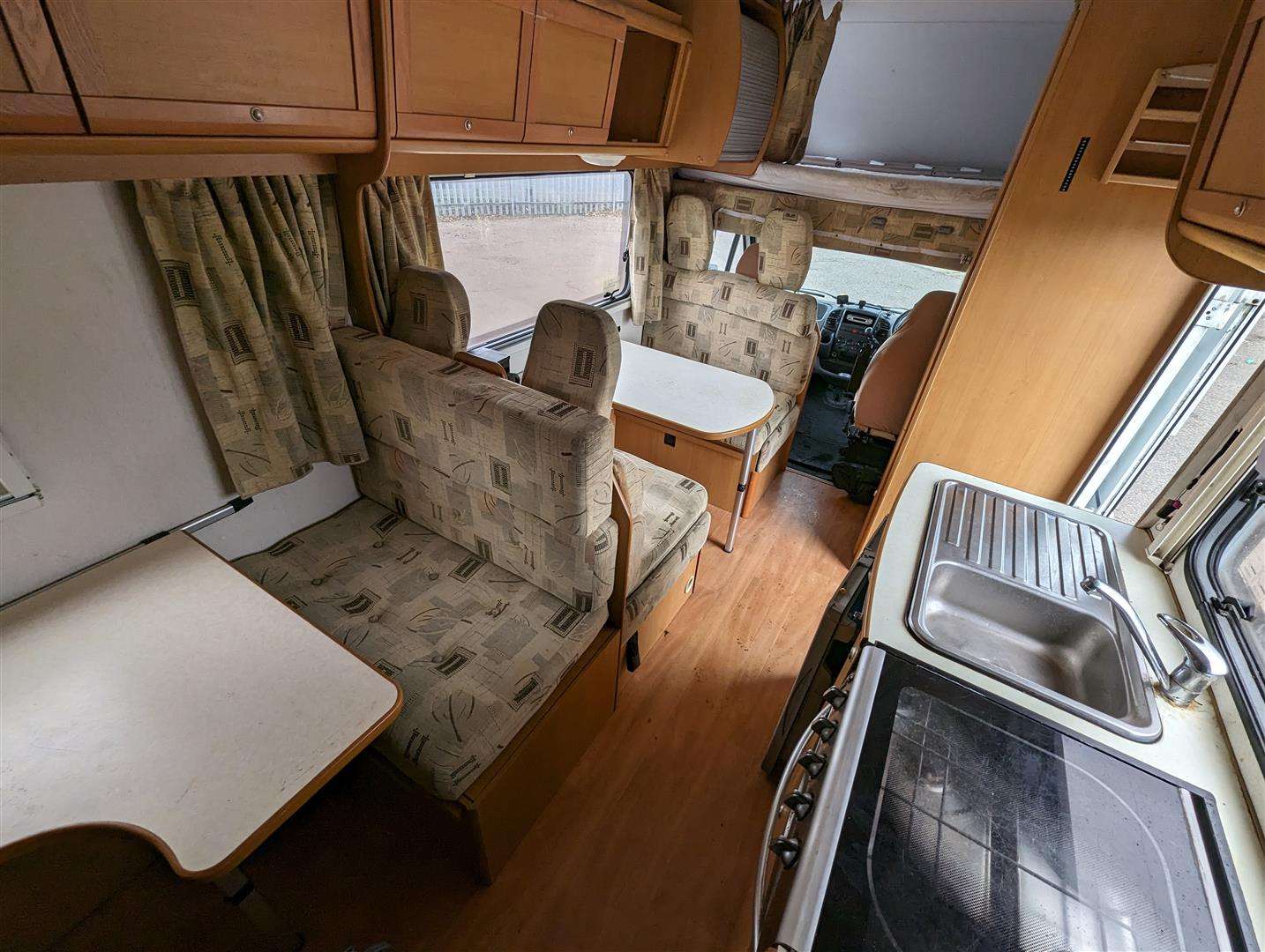 <p>2004 CI MOTORHOME</p>