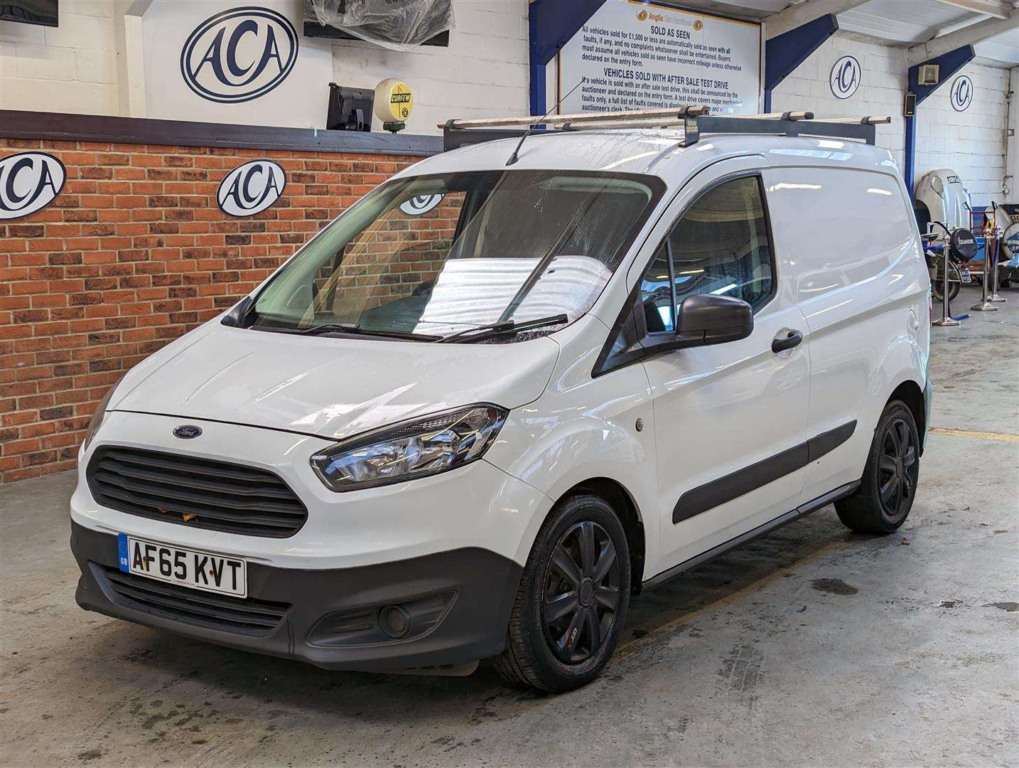 <p>2015 FORD TRANSIT COURIER BASE TDCI</p>