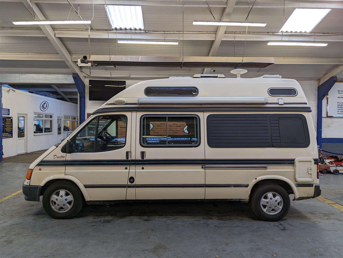 <p>1994 FORDTRANSIT MOTORHOME</p>