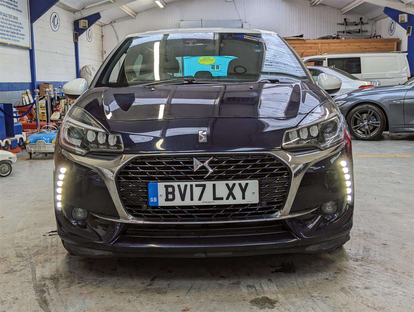 <p>2017 DS DS3 PRESTIGE BLUEHDI S/S</p>