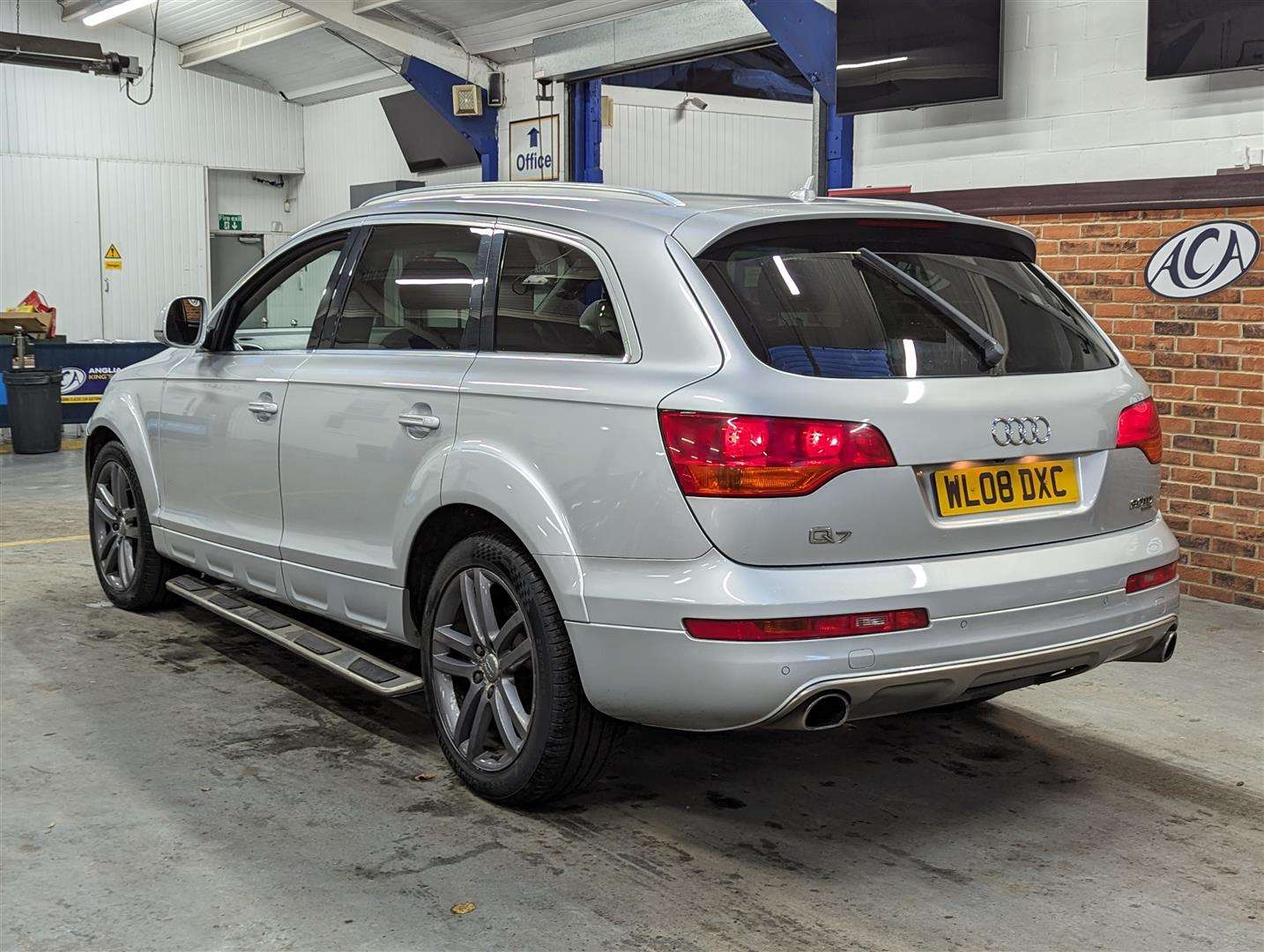 <p>2008 AUDI Q7 LE TDI QUATTRO AUTO</p>