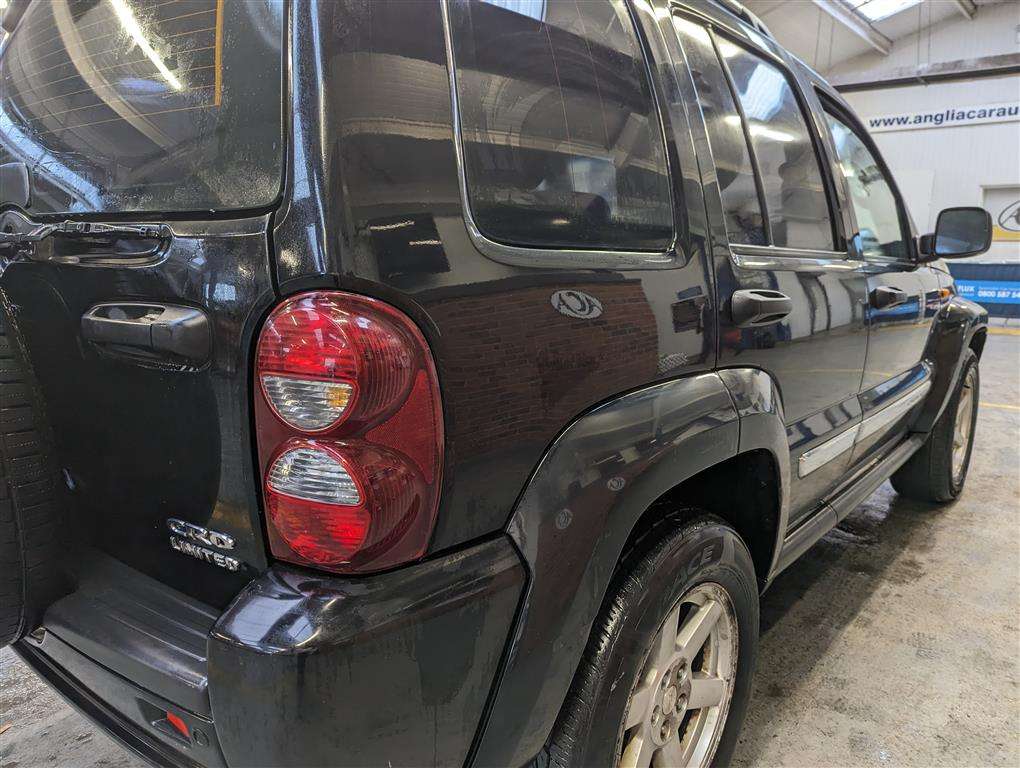 <p>2006 JEEP CHEROKEE LIMITED CRD AUTO</p>