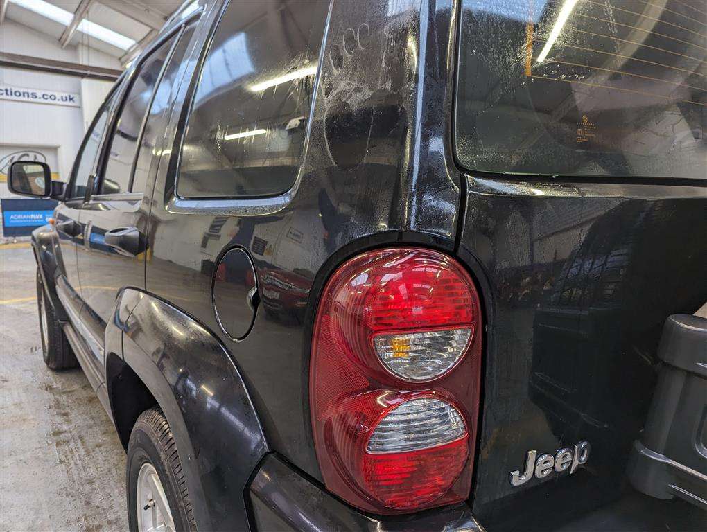 <p>2006 JEEP CHEROKEE LIMITED CRD AUTO</p>