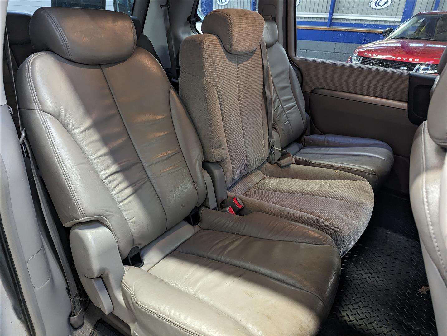 <p>2008 KIA SEDONA TS</p>