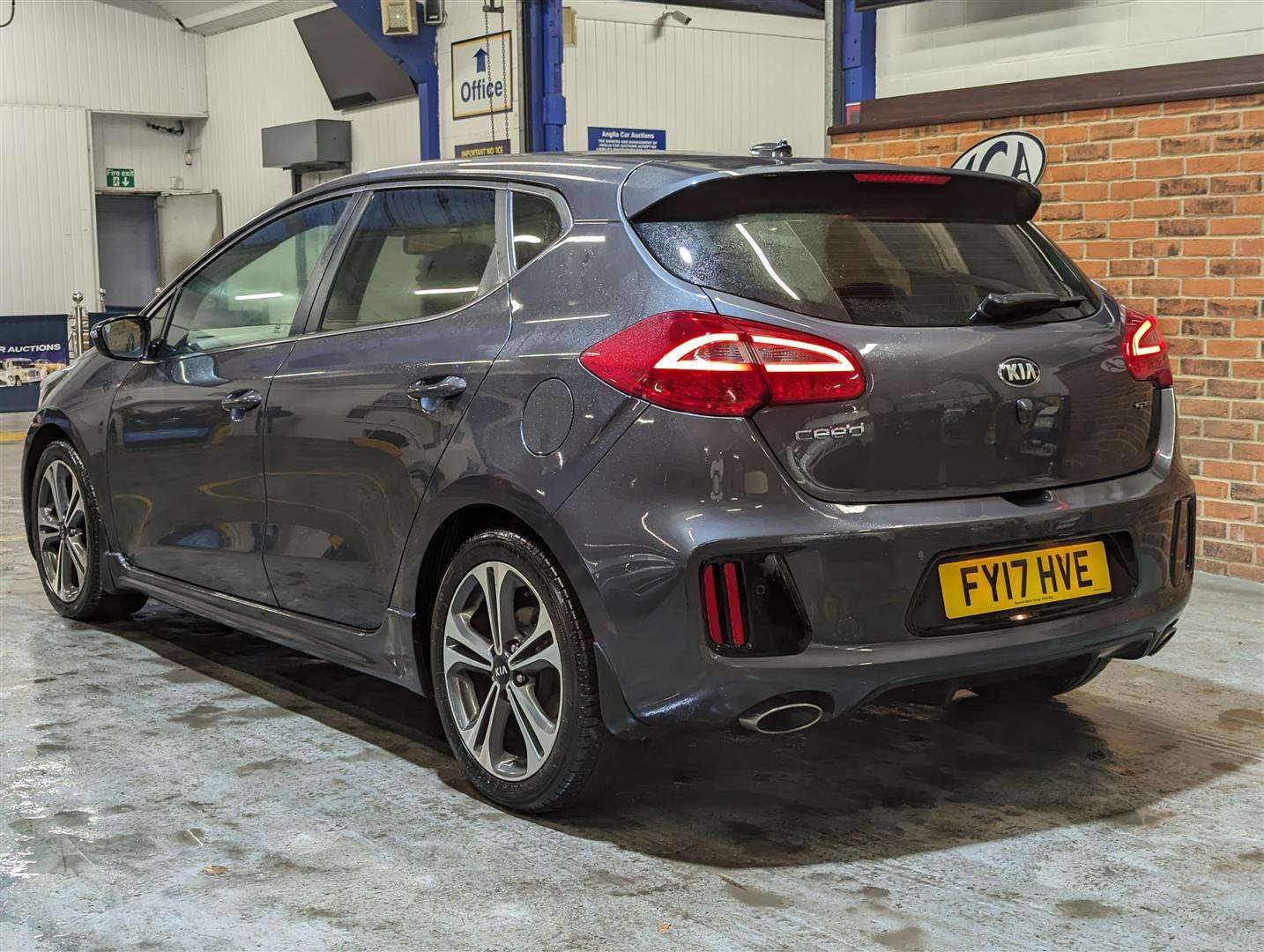 <p>2017 KIA CEED GT-LINE ISG CRDI</p>