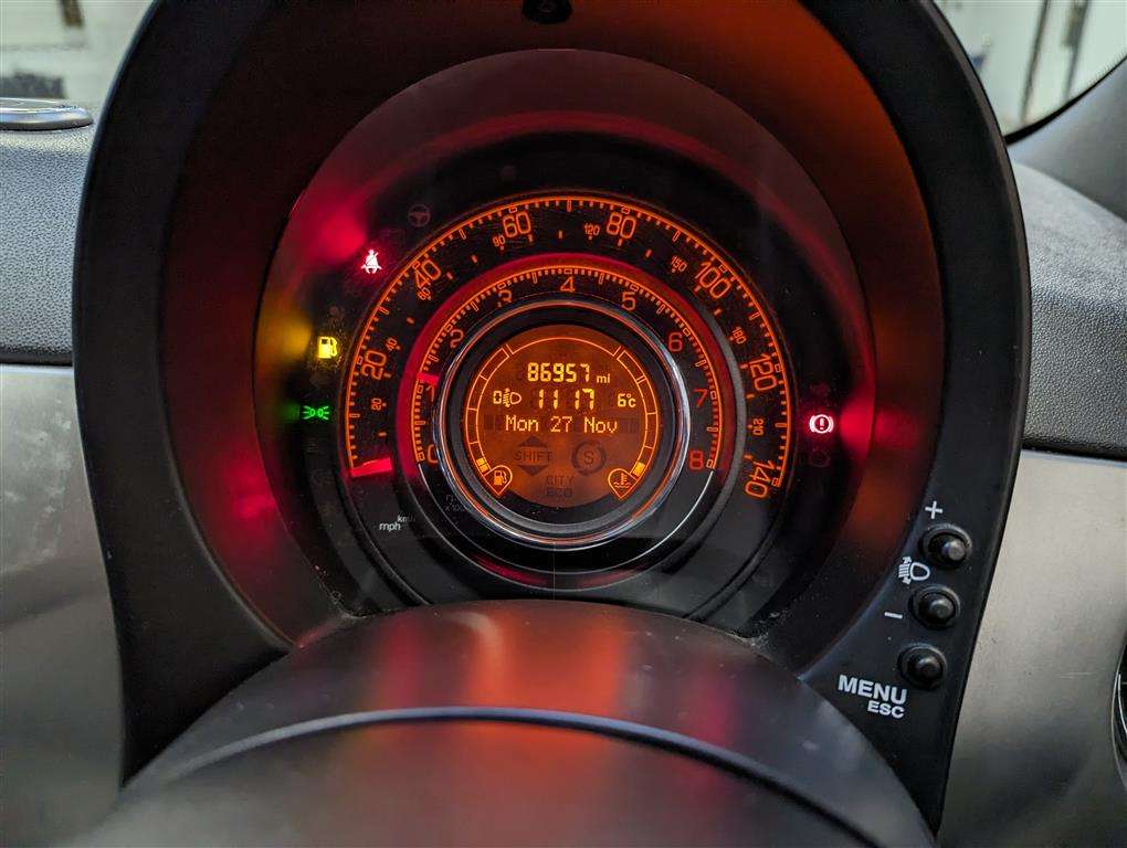 <p>2011 FIAT 500 TWINAIR PLUS</p>