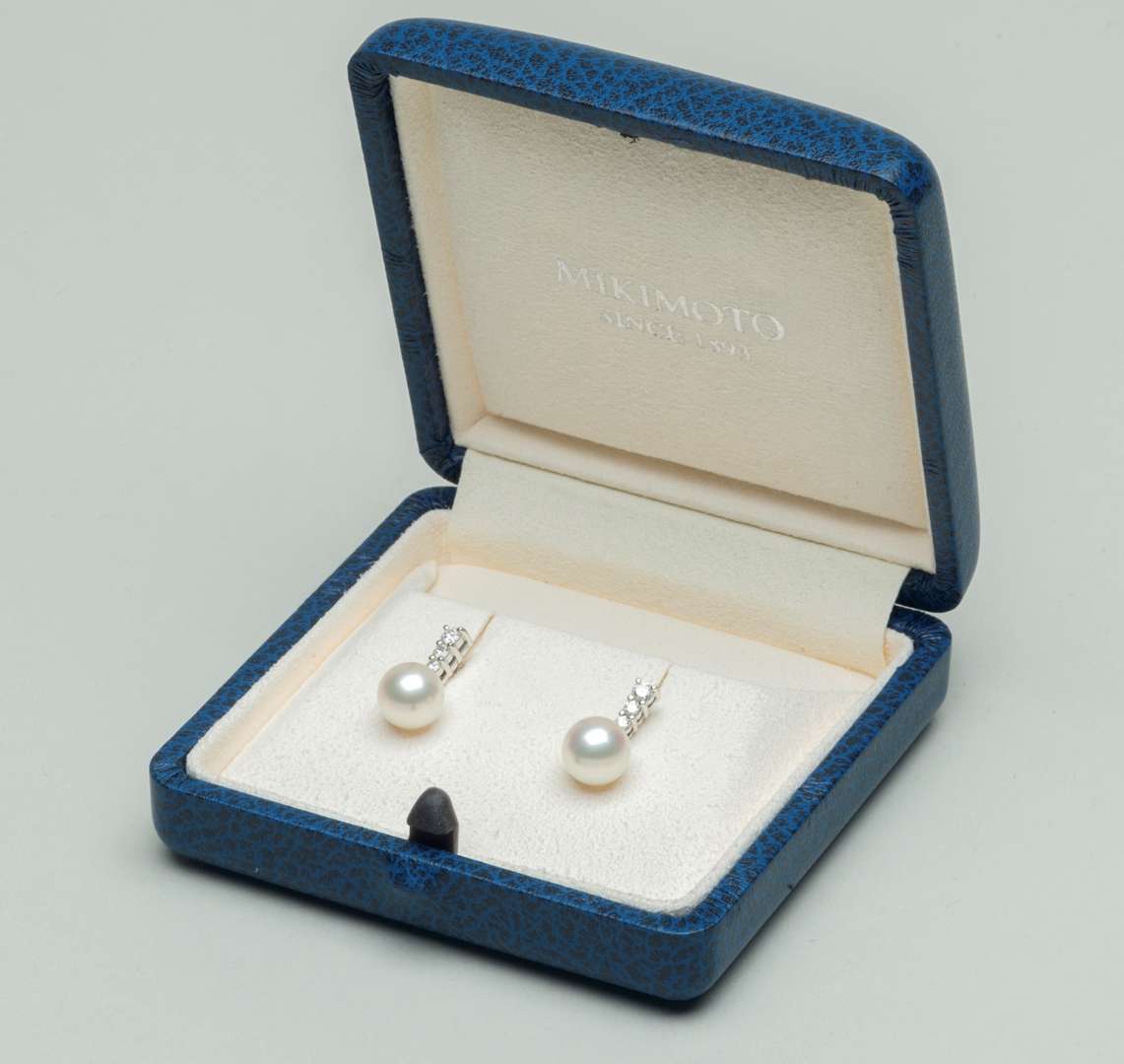 <p>Mikimoto pearl & diamond drop earrings</p>