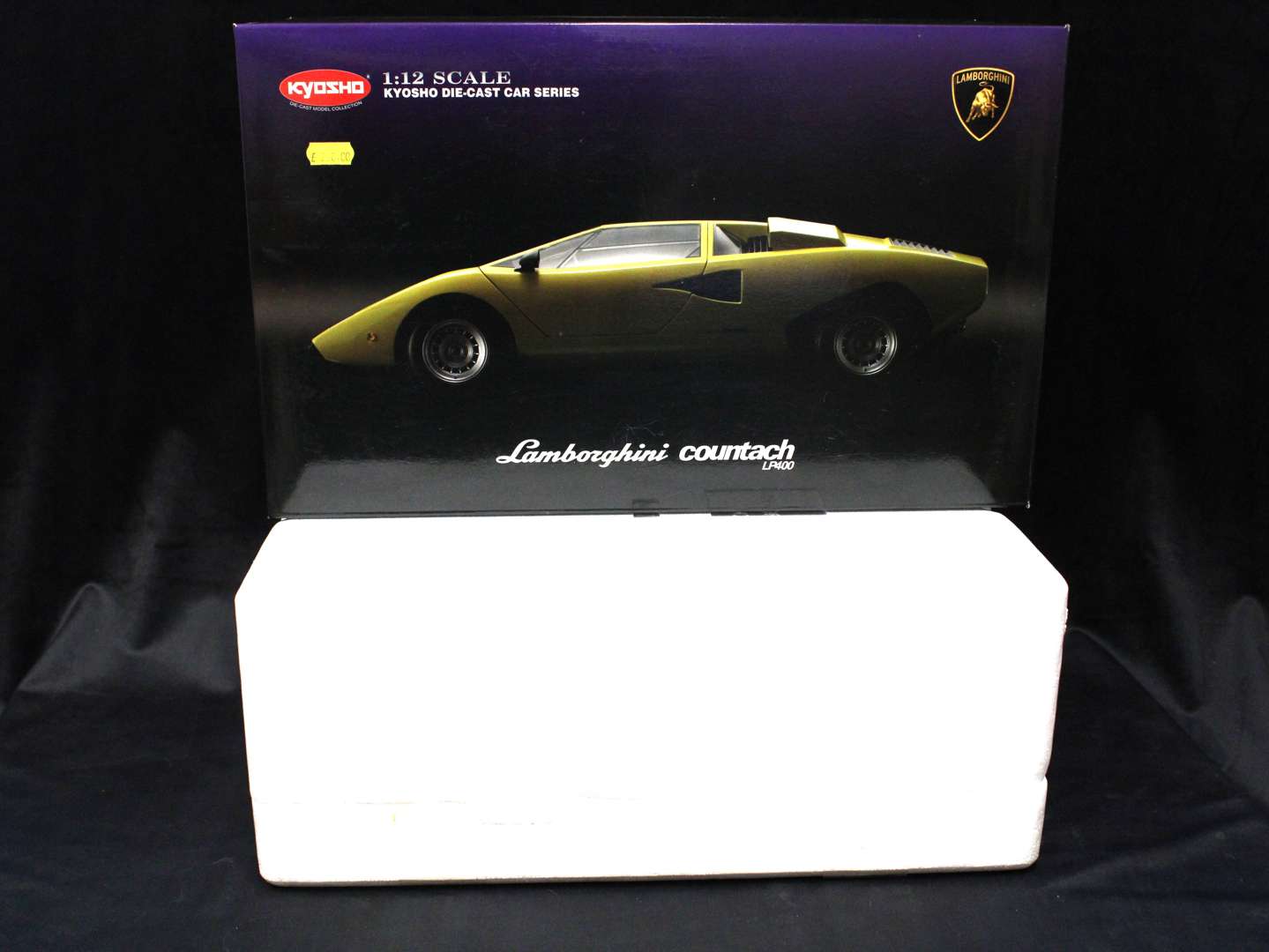 <p>Kyosho Lamborghini Countach LP400 model</p>