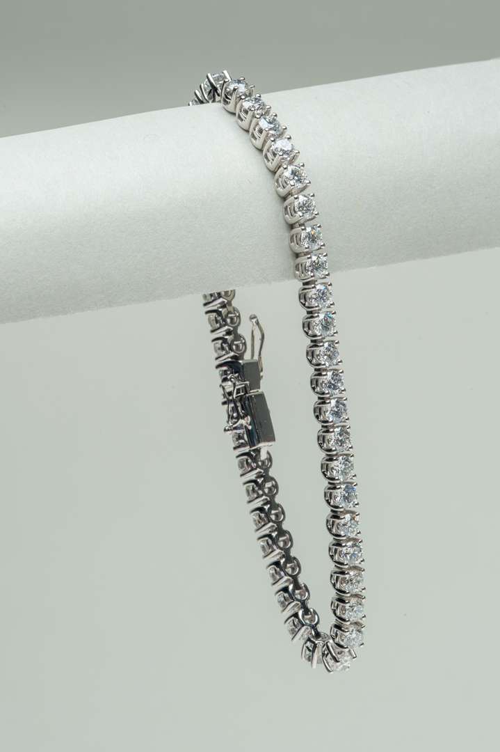 <p>44 diamond line bracelet</p>