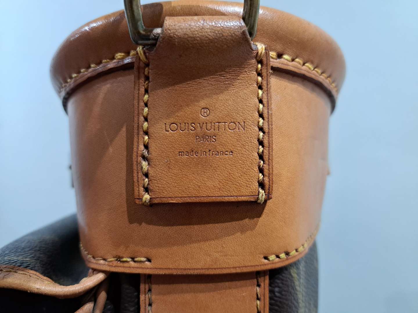 <p>Louis Vuitton Golf Bag</p>