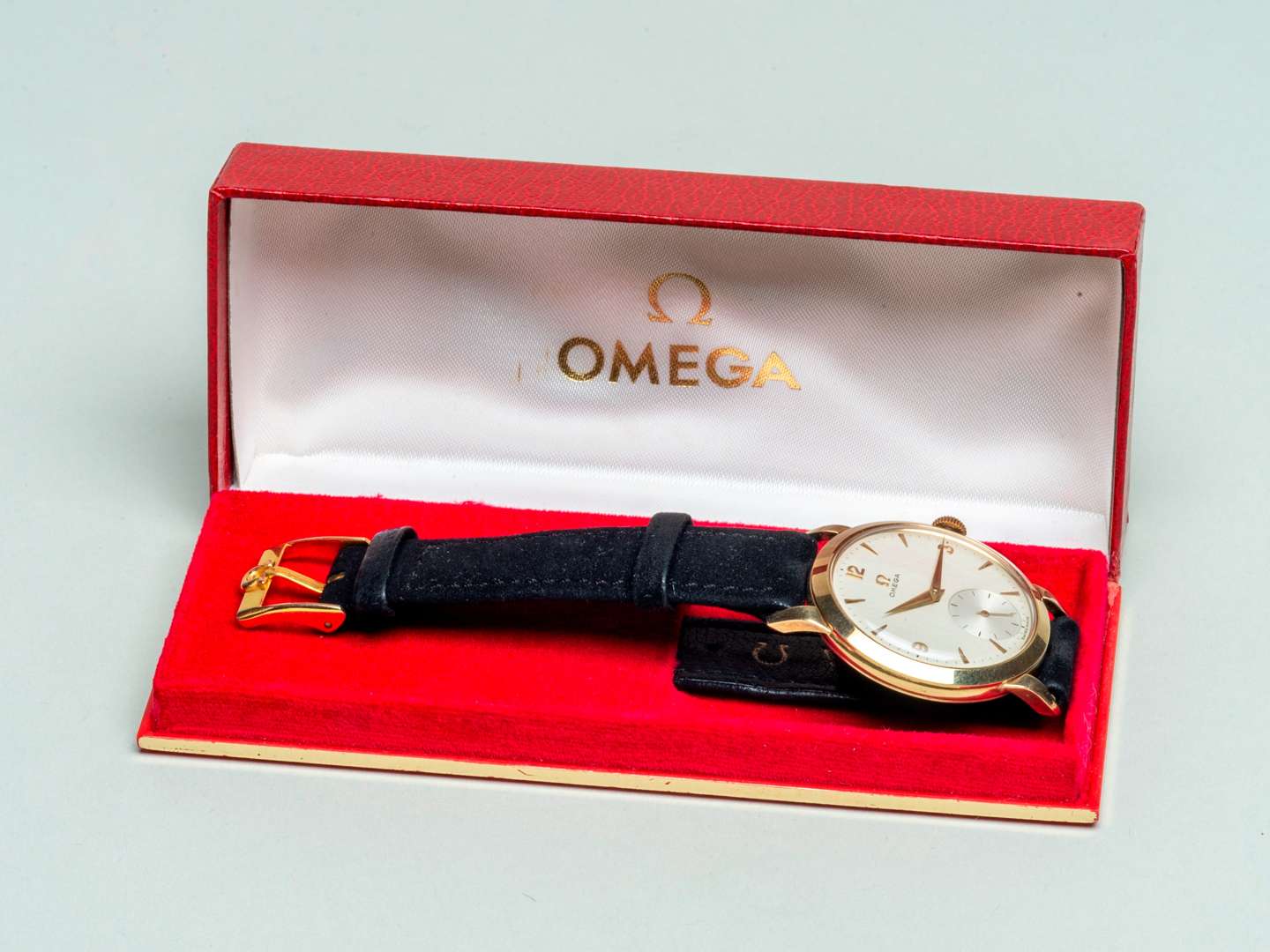 <p>Omega Tresor watch</p>