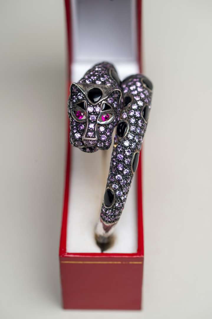 <p>Silver panther/jaguar bracelet</p>