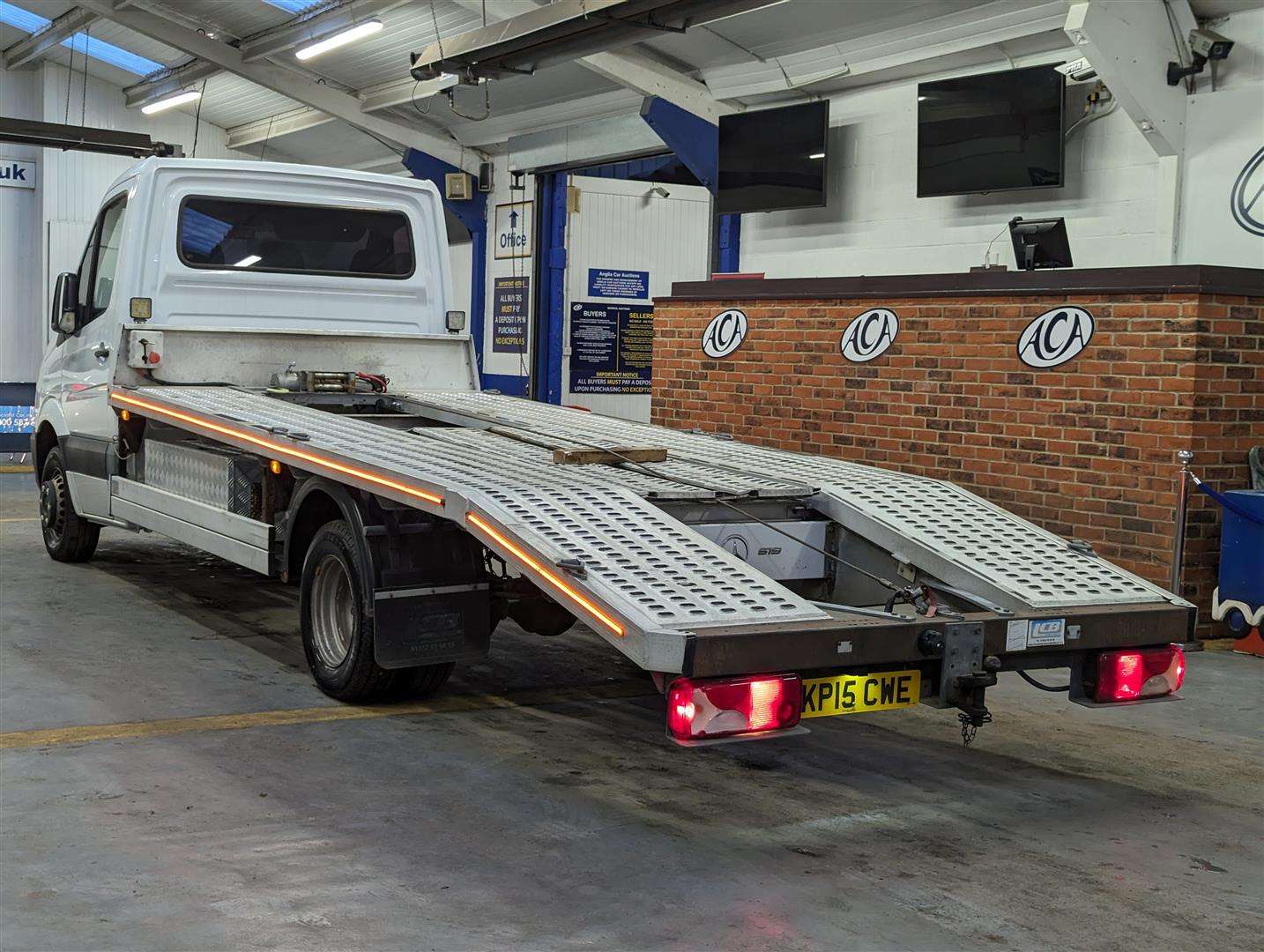 <p>2015 MERCEDES-BENZ SPRINTER 519 CDI Recovery Truck</p>