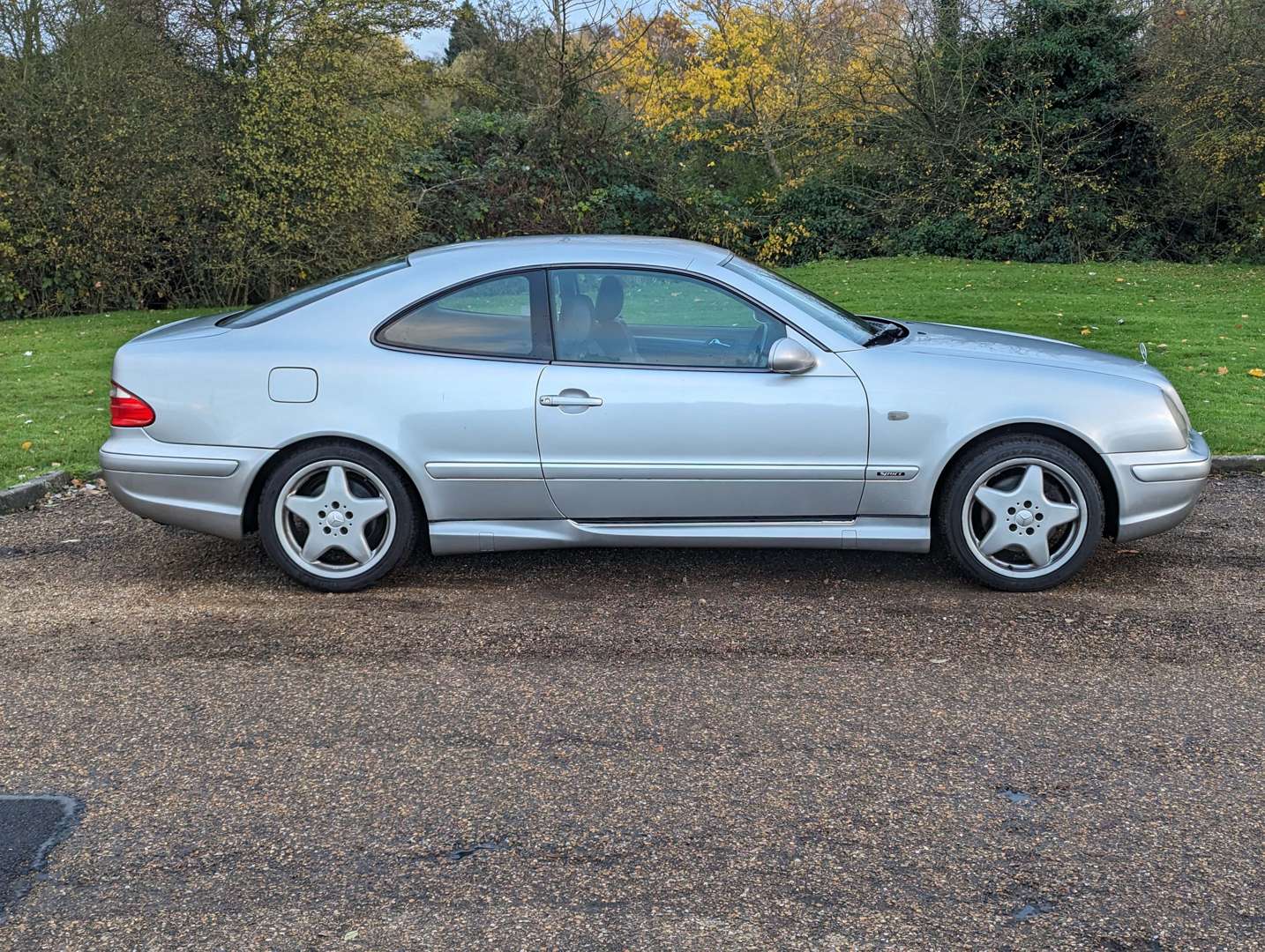 <p>1999 MERCEDES CLK 320 SPORT AUTO&nbsp;</p>