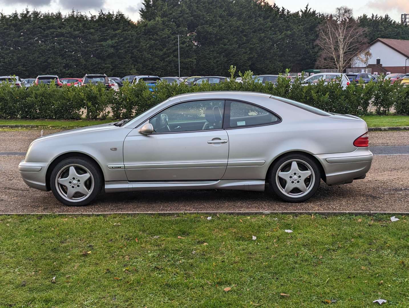 <p>1999 MERCEDES CLK 320 SPORT AUTO&nbsp;</p>