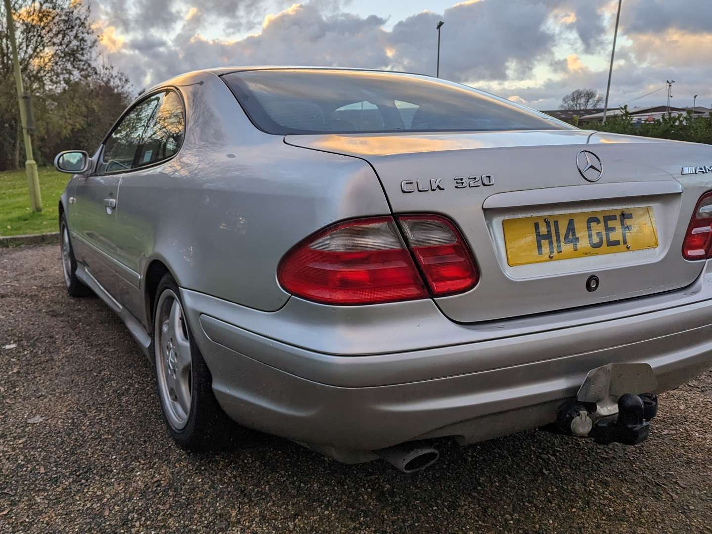 <p>1999 MERCEDES CLK 320 SPORT AUTO&nbsp;</p>