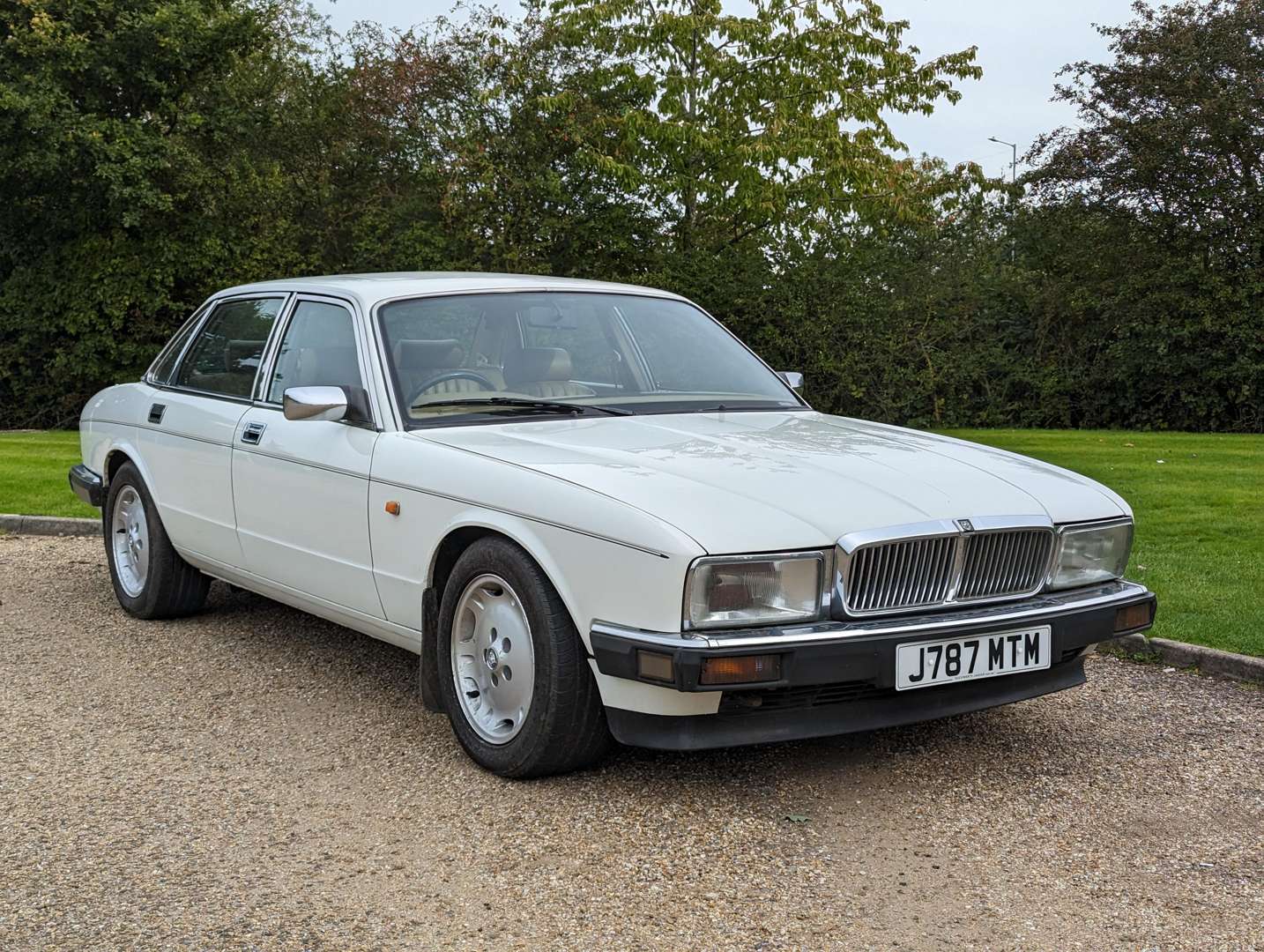 <p>1991 JAGUAR SOVEREIGN 4.0 AUTO&nbsp;</p>