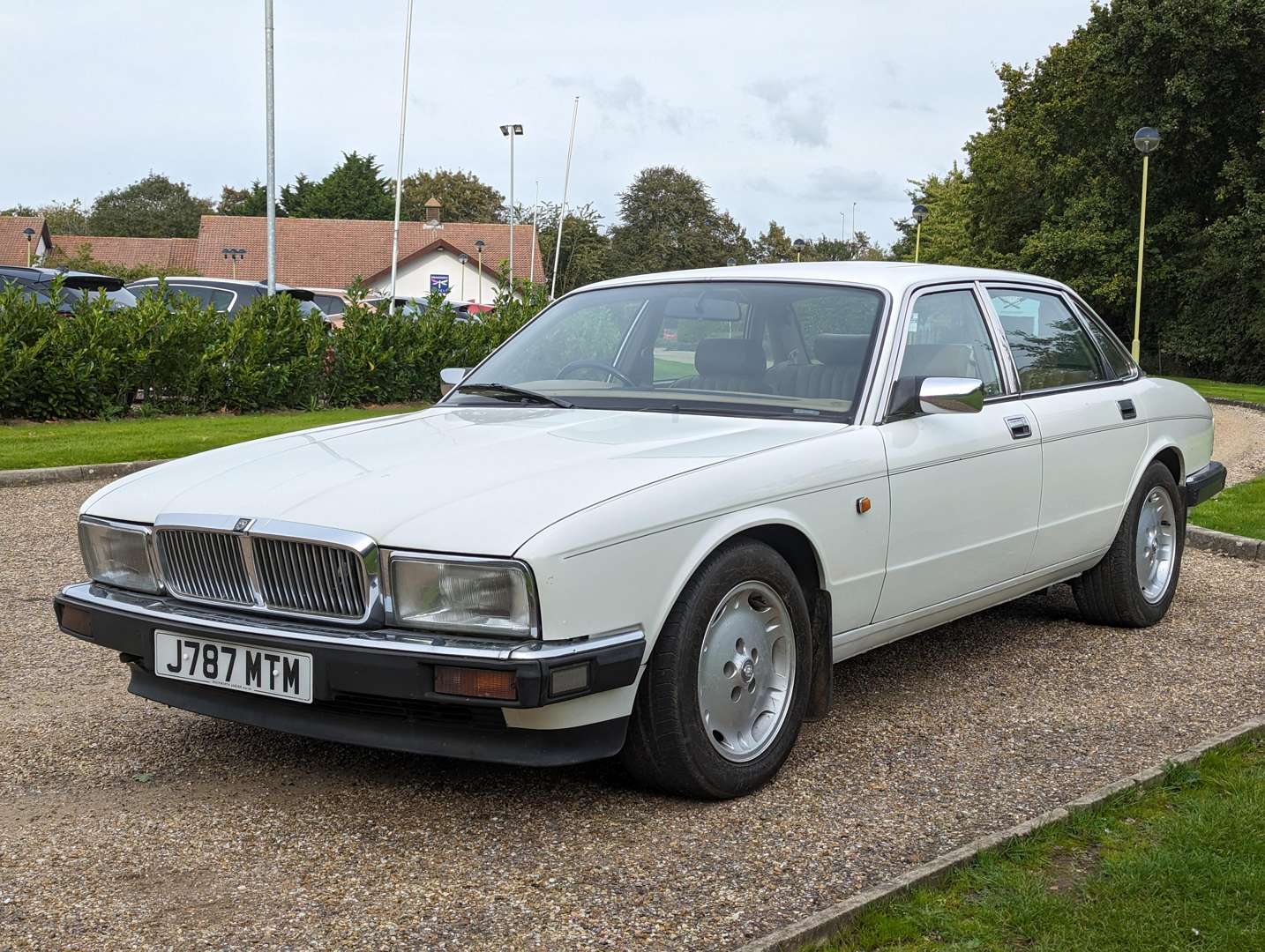 <p>1991 JAGUAR SOVEREIGN 4.0 AUTO&nbsp;</p>