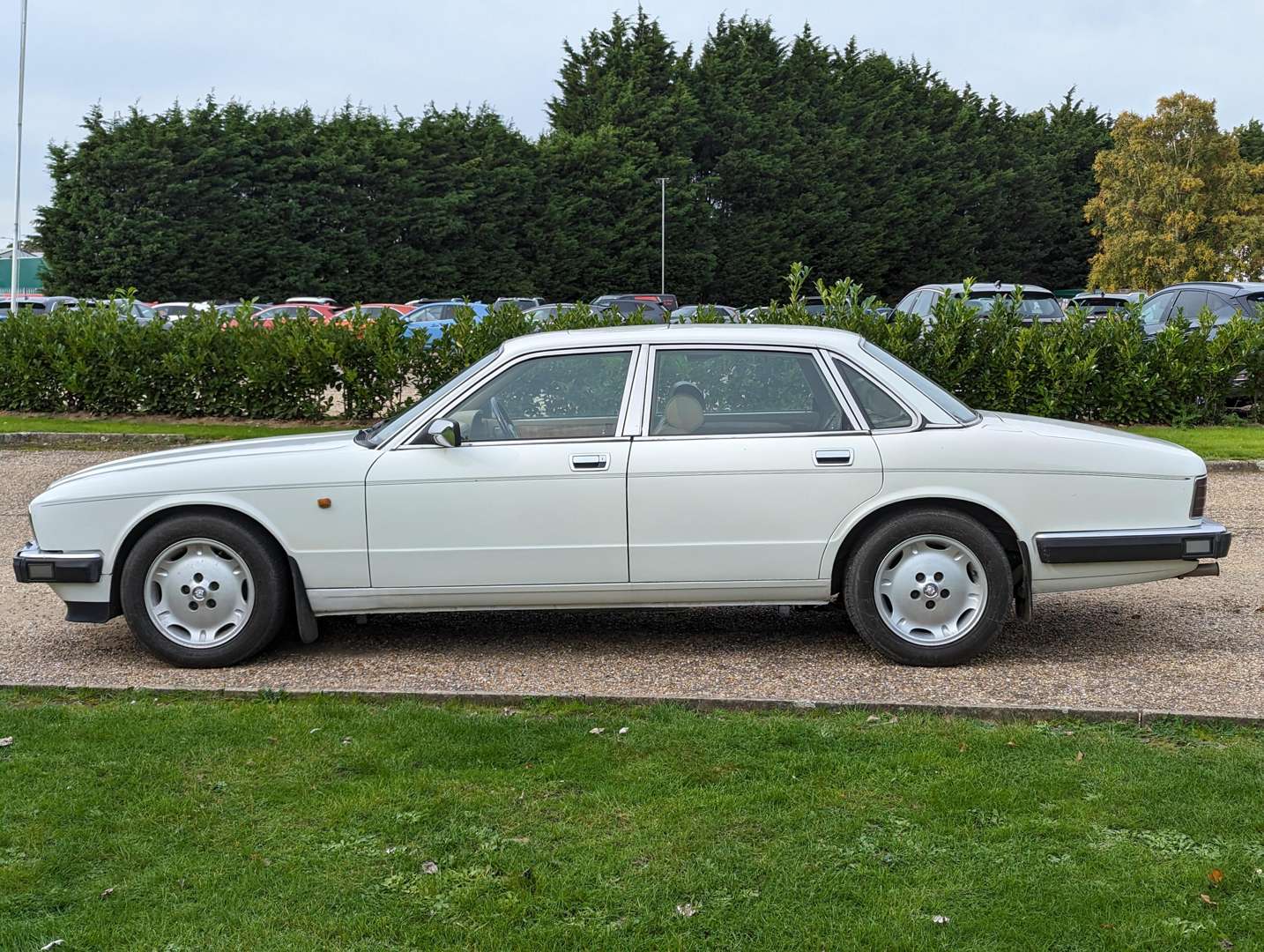 <p>1991 JAGUAR SOVEREIGN 4.0 AUTO&nbsp;</p>