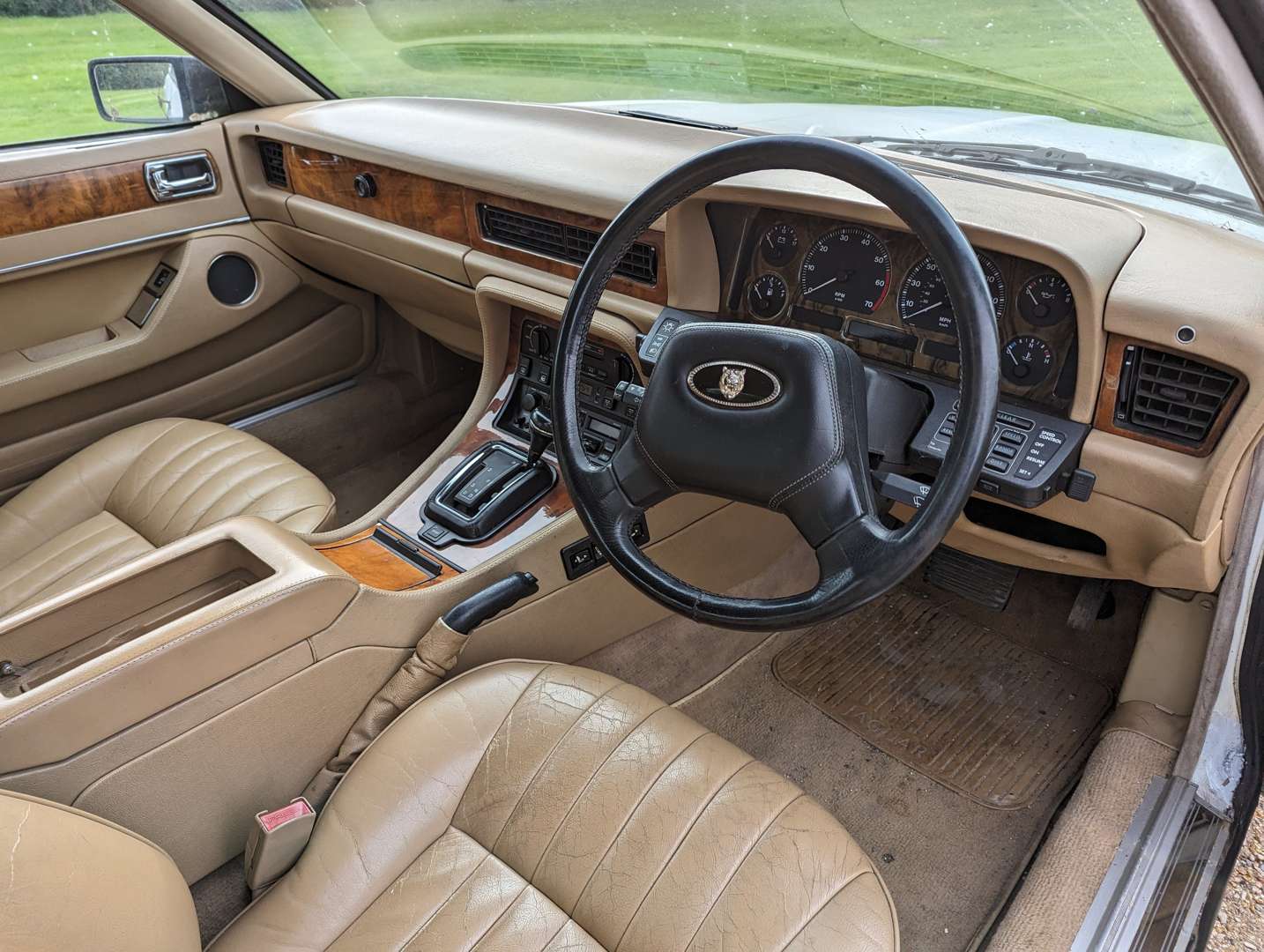 <p>1991 JAGUAR SOVEREIGN 4.0 AUTO&nbsp;</p>