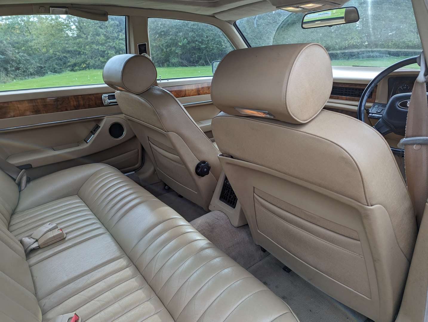 <p>1991 JAGUAR SOVEREIGN 4.0 AUTO&nbsp;</p>