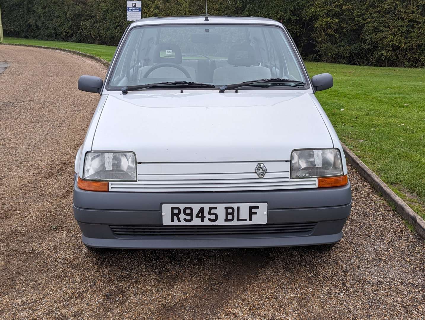 <p>1990 RENAULT 5 CAMPUS&nbsp;</p>