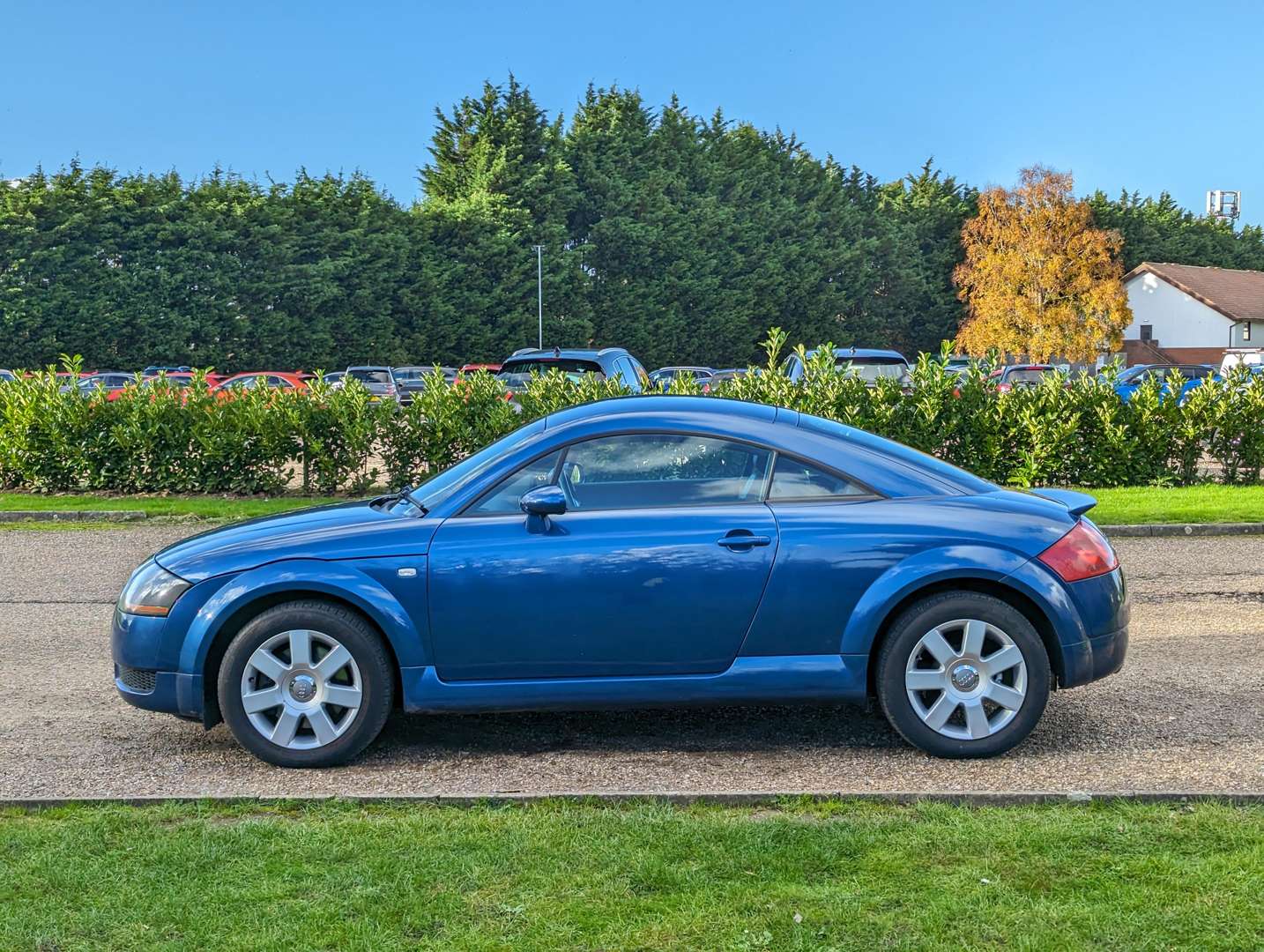 <p>2004 AUDI TT&nbsp;</p>