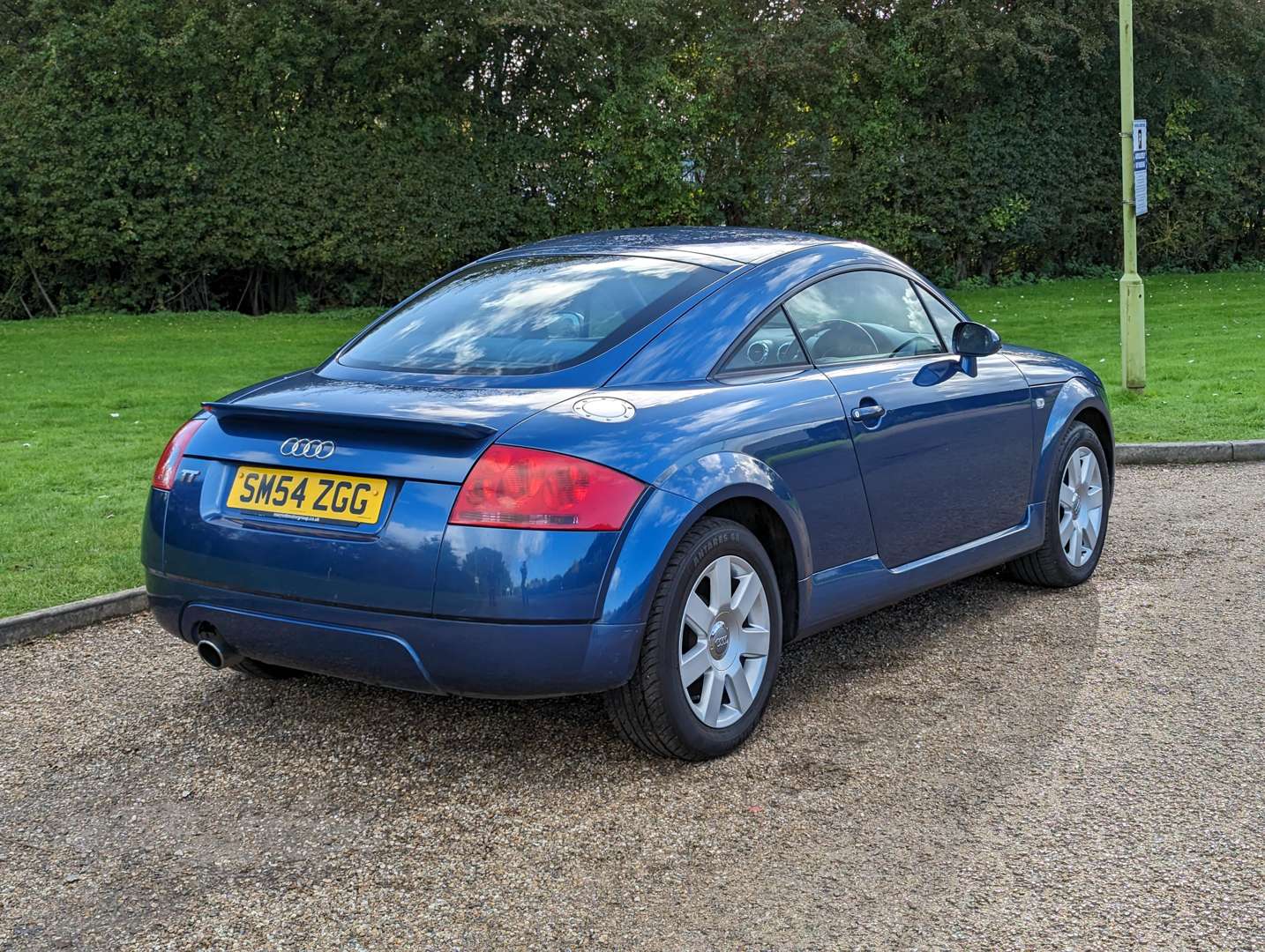 <p>2004 AUDI TT&nbsp;</p>