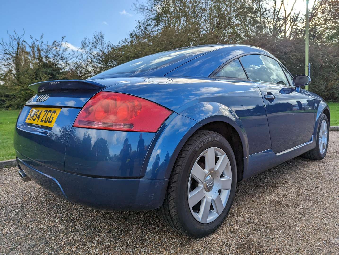 <p>2004 AUDI TT&nbsp;</p>