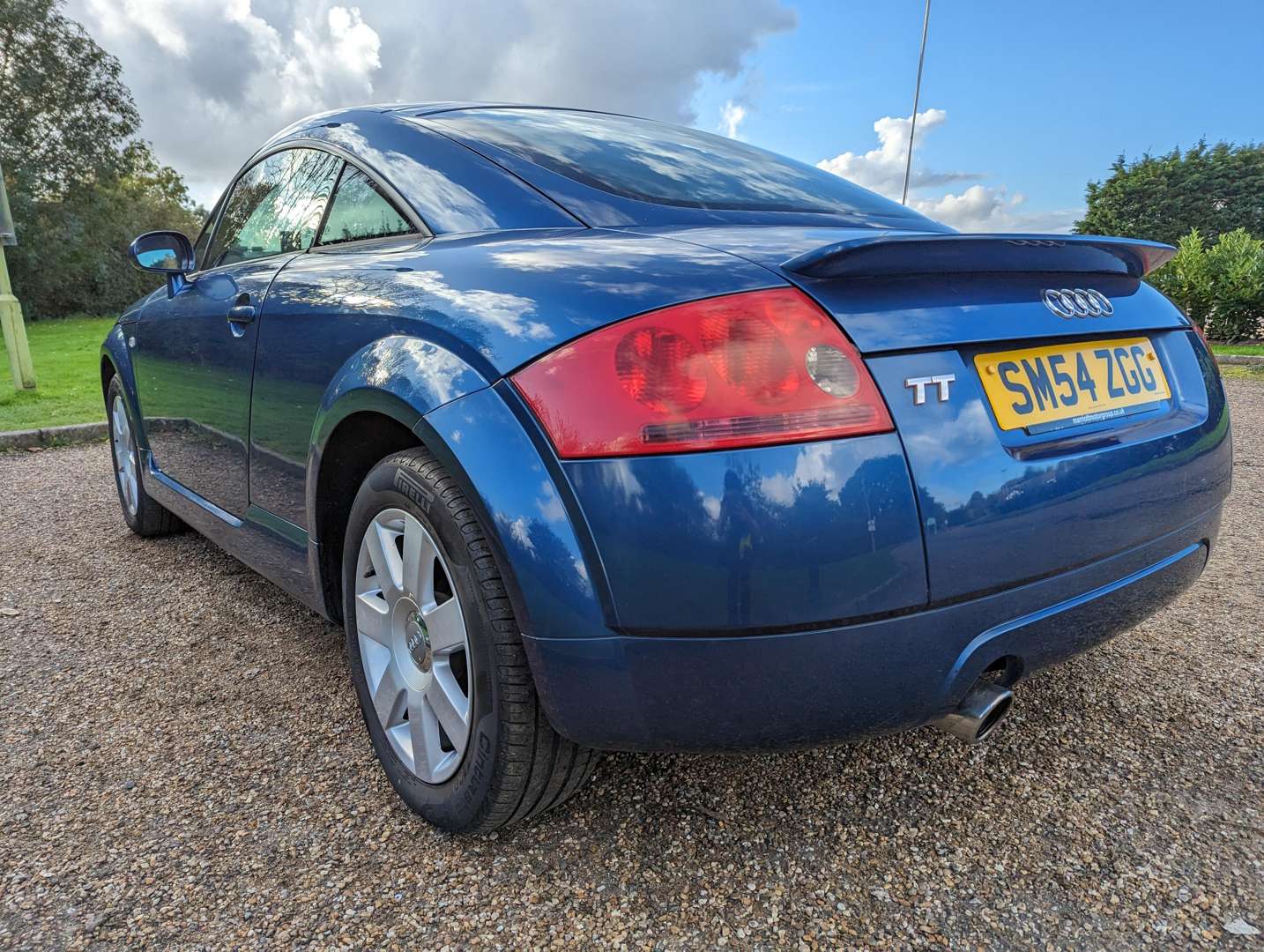 <p>2004 AUDI TT&nbsp;</p>