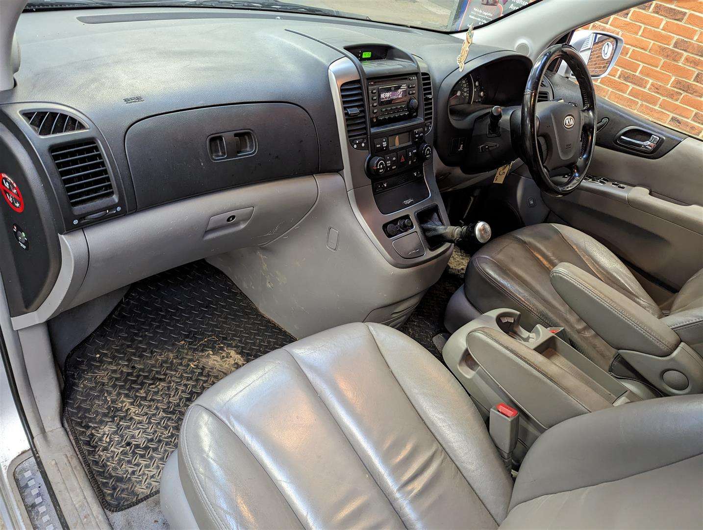 <p>2008 KIA SEDONA TS</p>