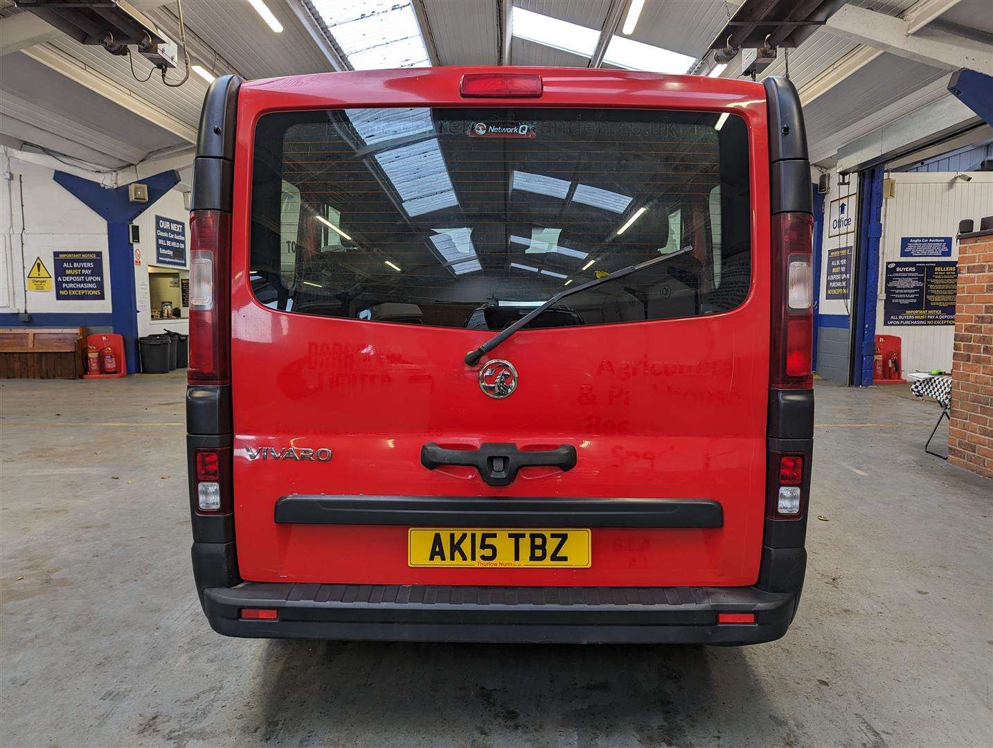 <p>2015 VAUXHALL VIVARO CDTI 9 SEATER</p>