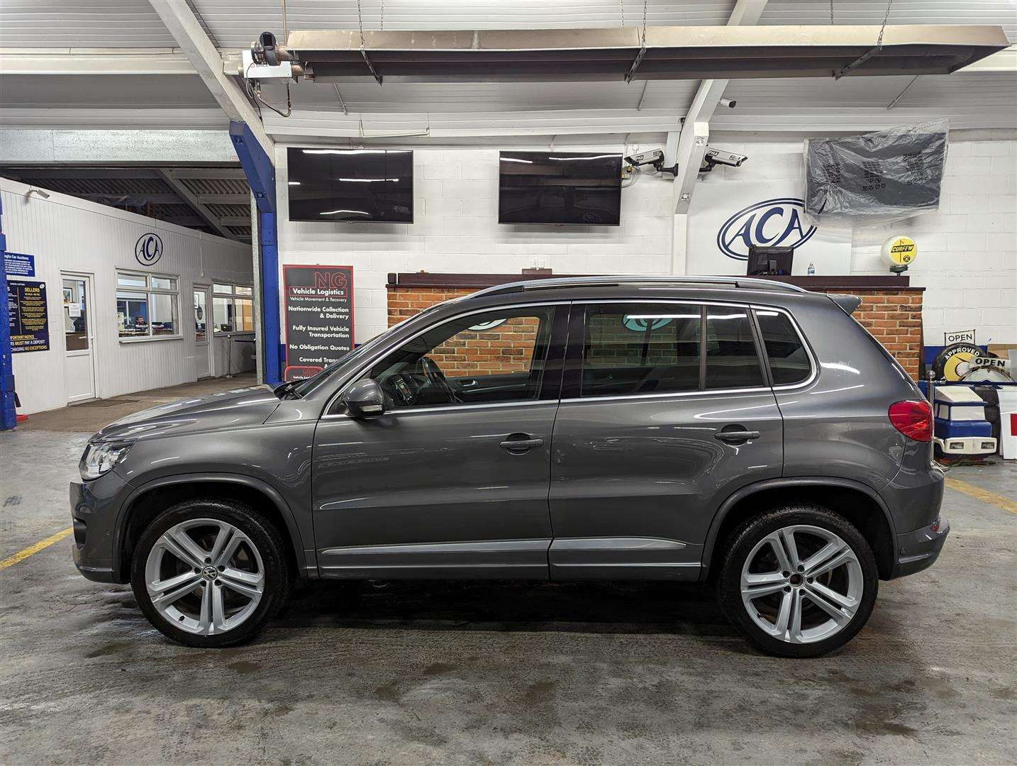 <p>2014 VOLKSWAGEN TIGUAN R LINE TDI BMT 4MO</p>