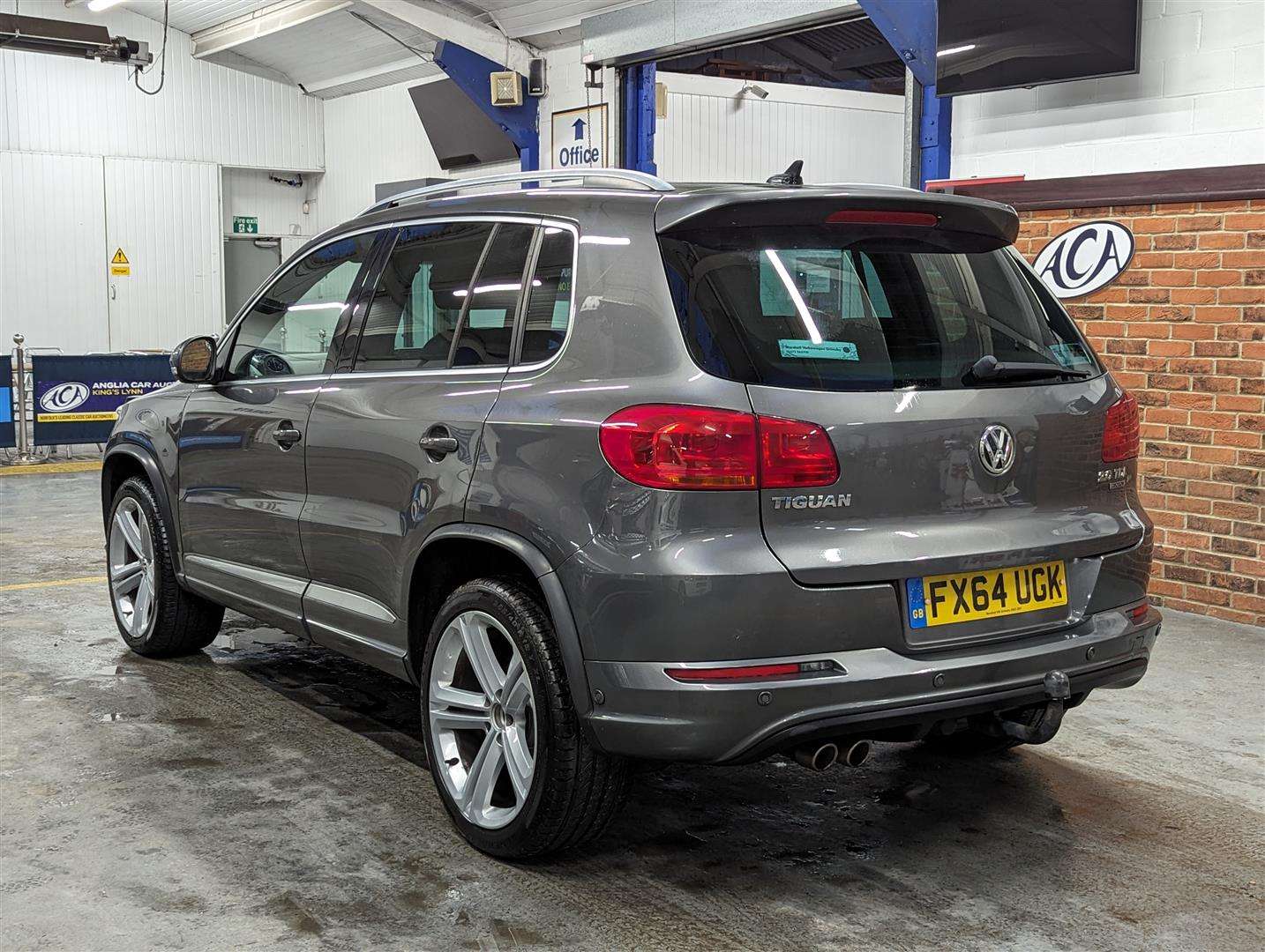 <p>2014 VOLKSWAGEN TIGUAN R LINE TDI BMT 4MO</p>