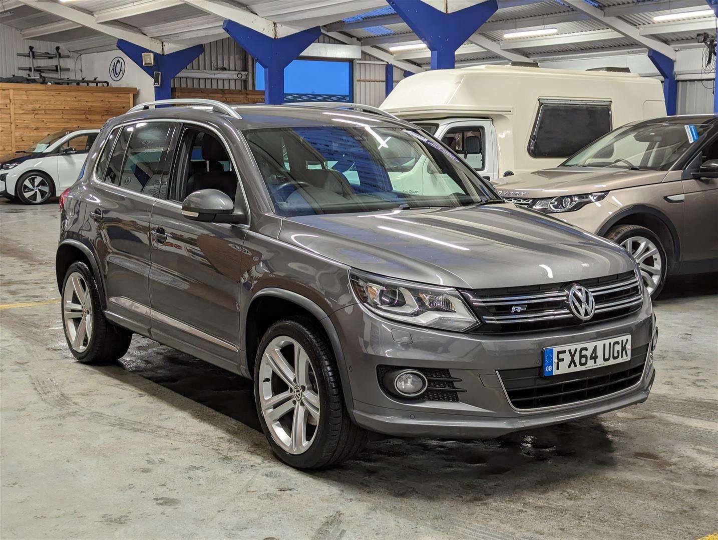 <p>2014 VOLKSWAGEN TIGUAN R LINE TDI BMT 4MO</p>