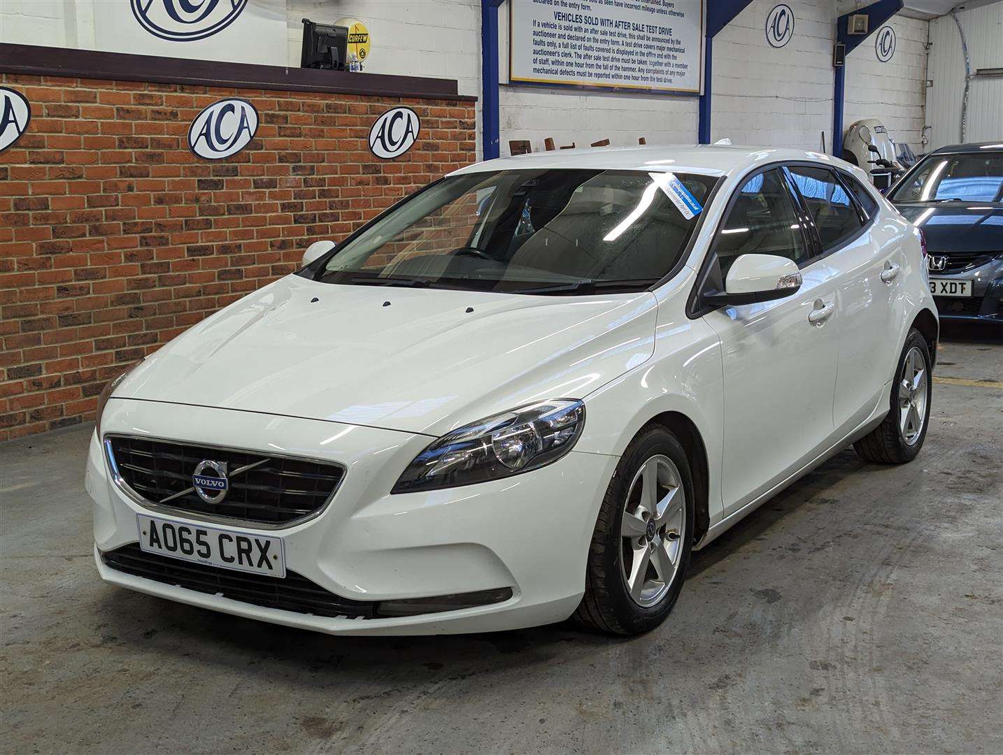 <p>2015 VOLVO V40 ES D2</p>