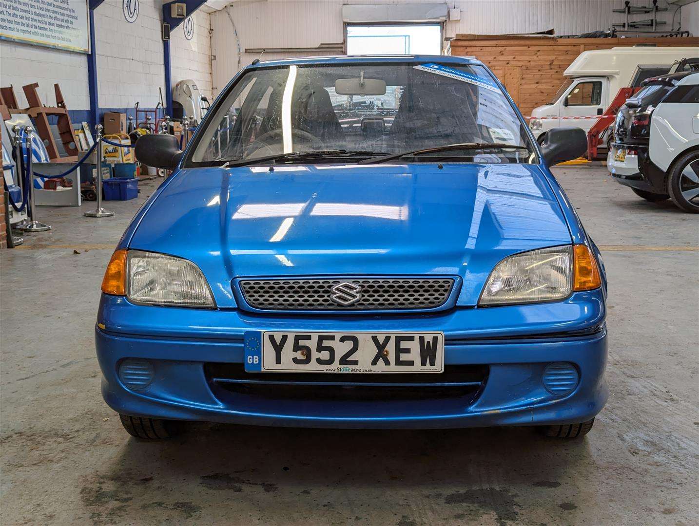 <p>2001 SUZUKI SWIFT GLS</p>