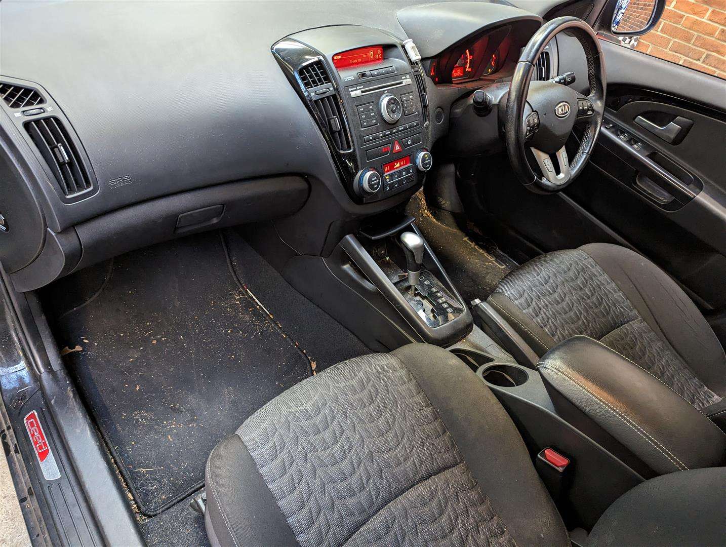 <p>2011 KIA CEED 3 CRDI AUTO</p>