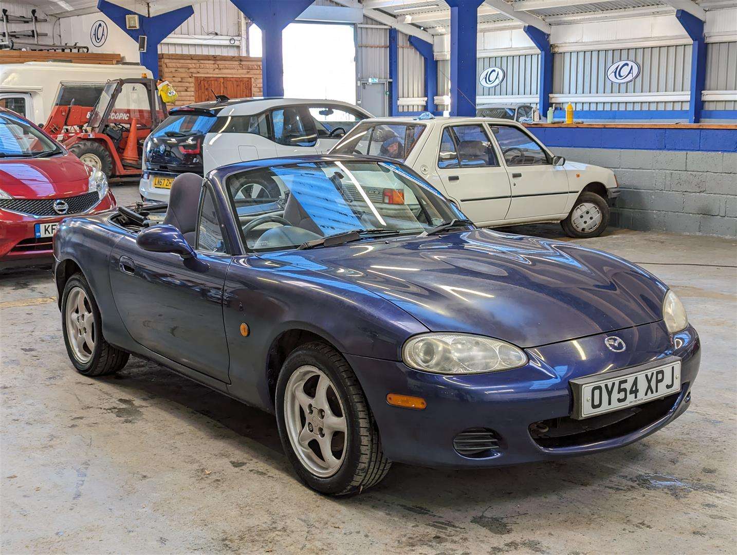 <p>2004 MAZDA MX-5</p>