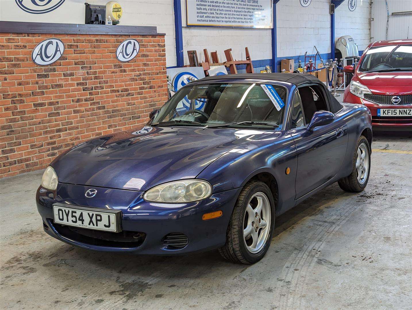 <p>2004 MAZDA MX-5</p>