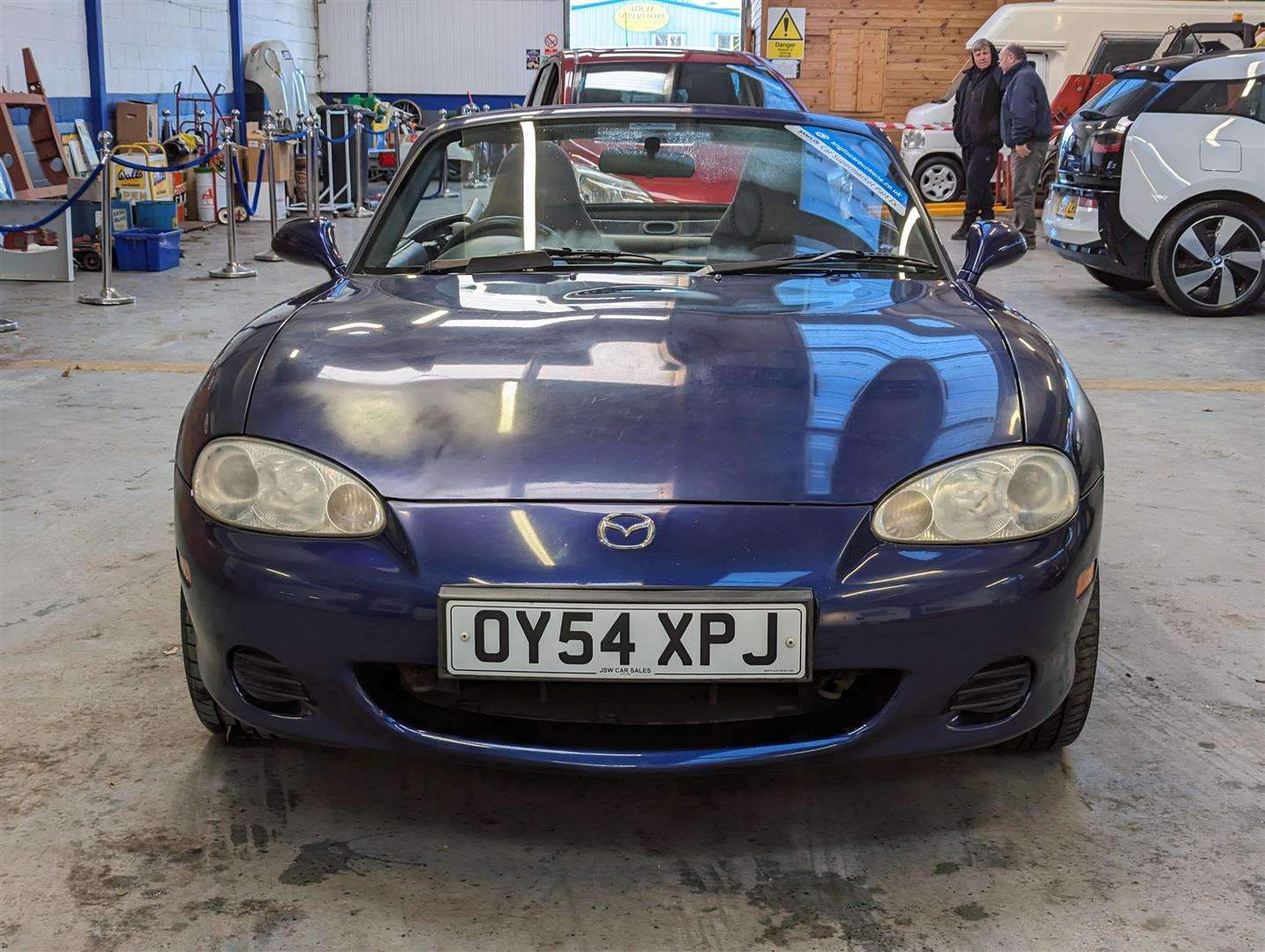 <p>2004 MAZDA MX-5</p>