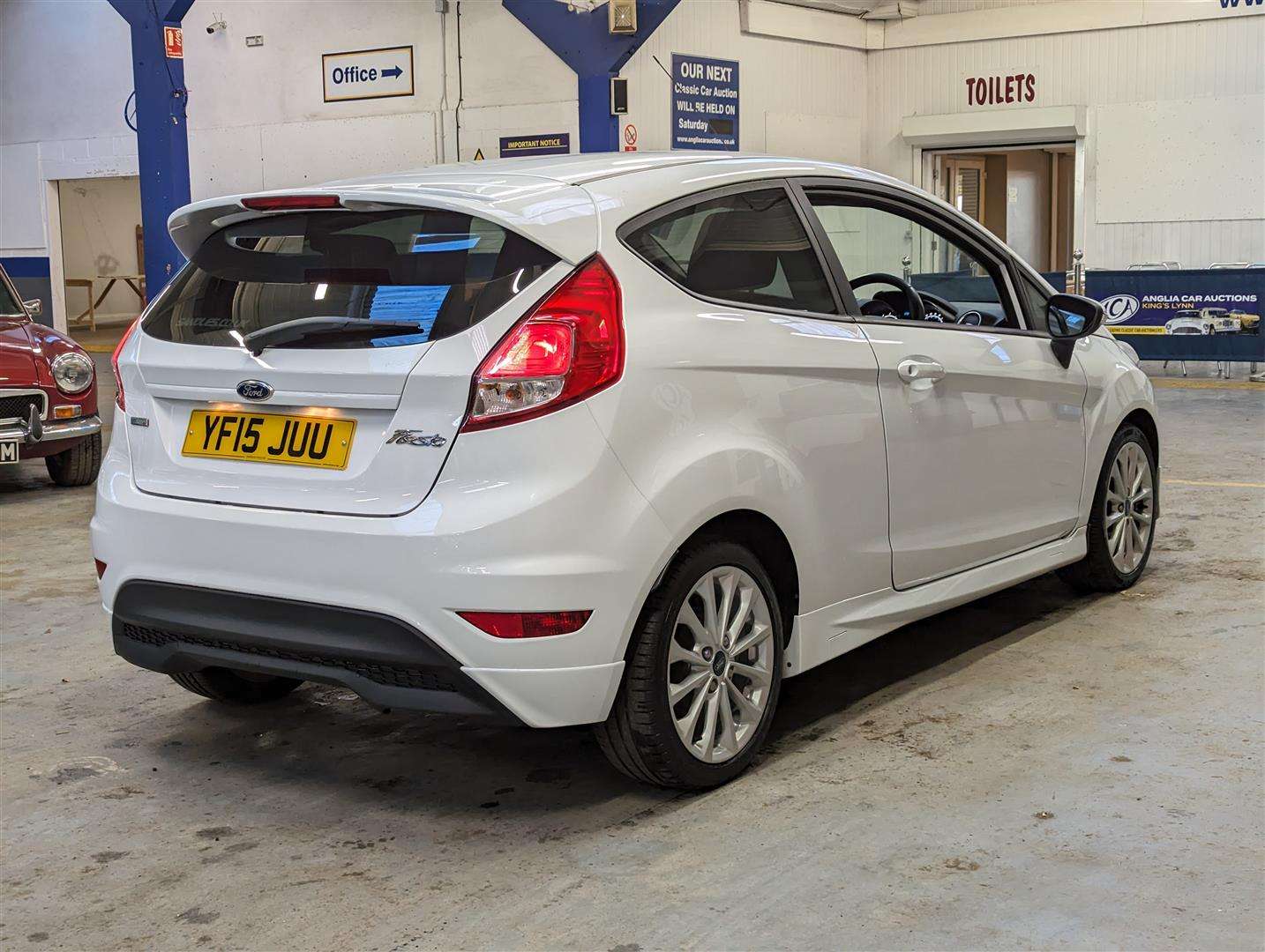 <p>2015 FORD FIESTA ZETEC S</p>