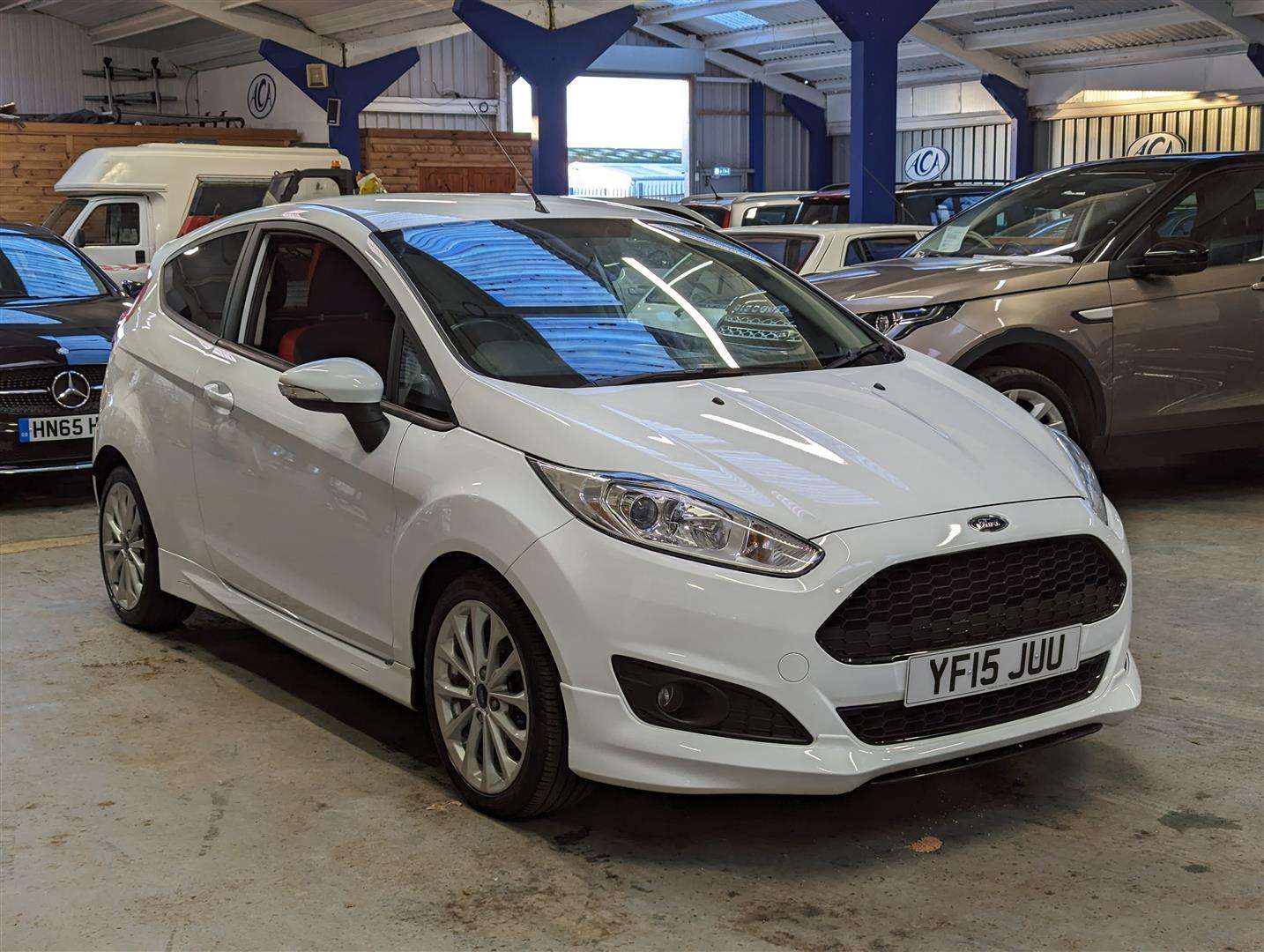 <p>2015 FORD FIESTA ZETEC S</p>