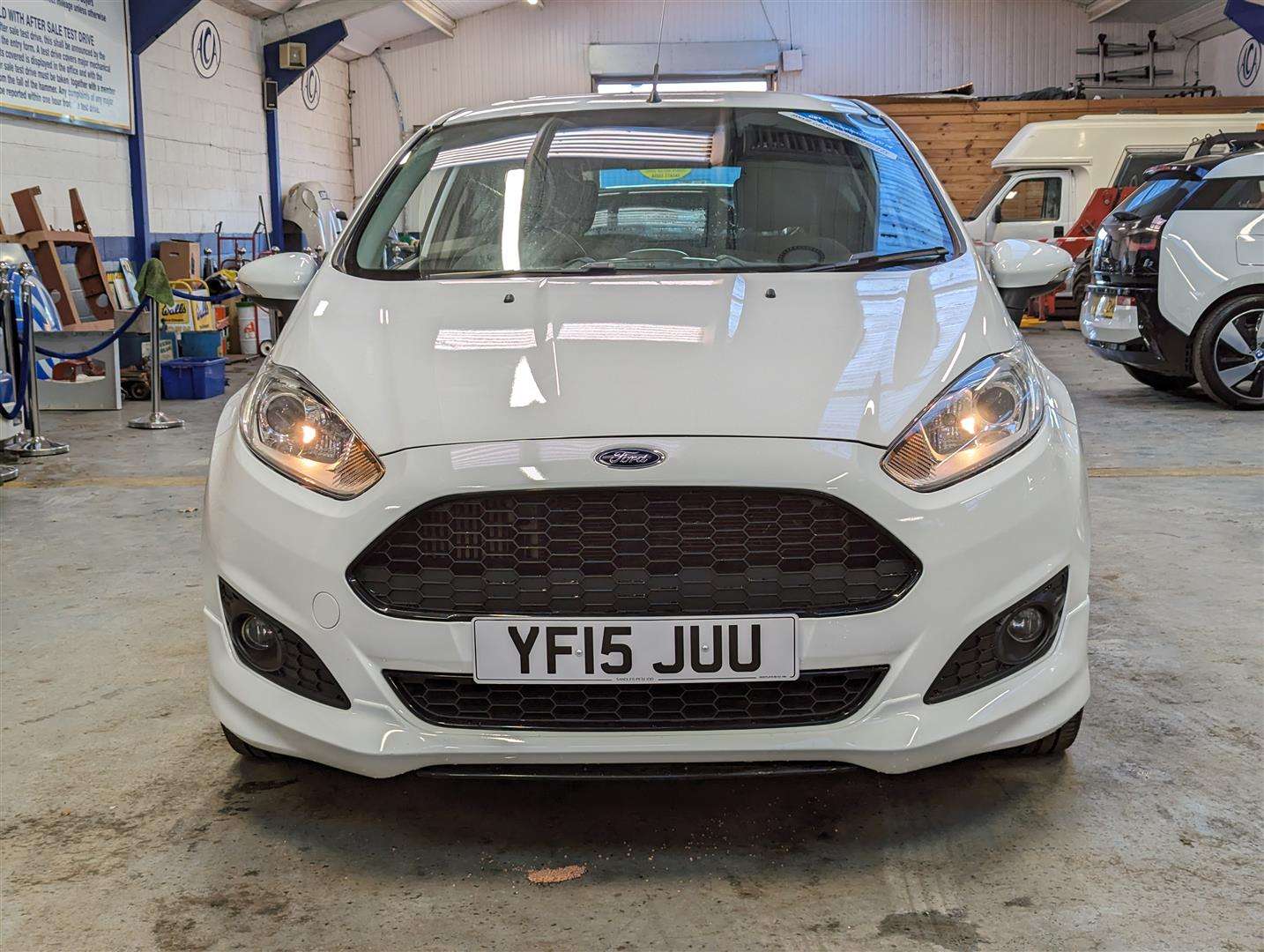 <p>2015 FORD FIESTA ZETEC S</p>