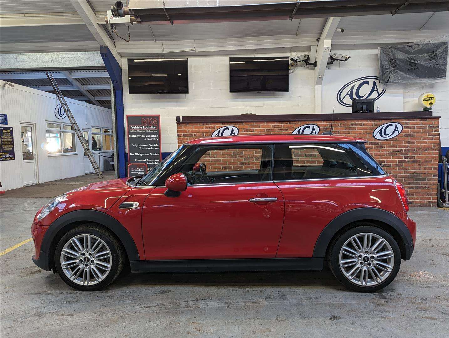 <p>2015 MINI COOPER D AUTO</p>